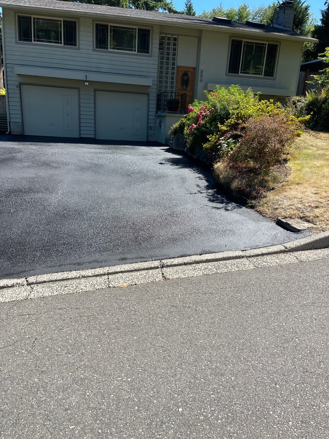 Driveway Sealcoat Repair | Bothell  by Jireh Asphalt & Concrete Inc 