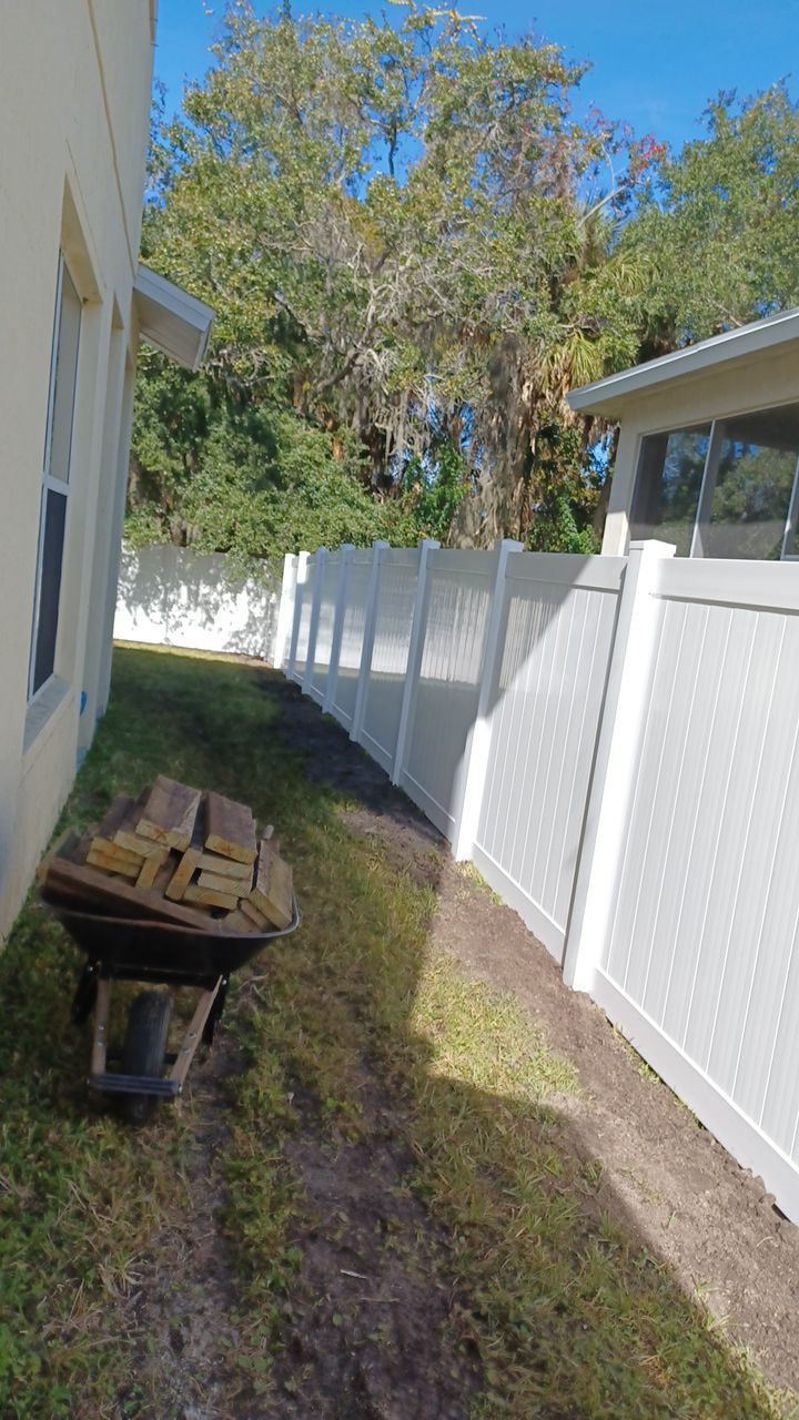 Sarasota, FL 6ft. Tall White Vinyl Privacy Fence  by Asap fence and gates, LLC