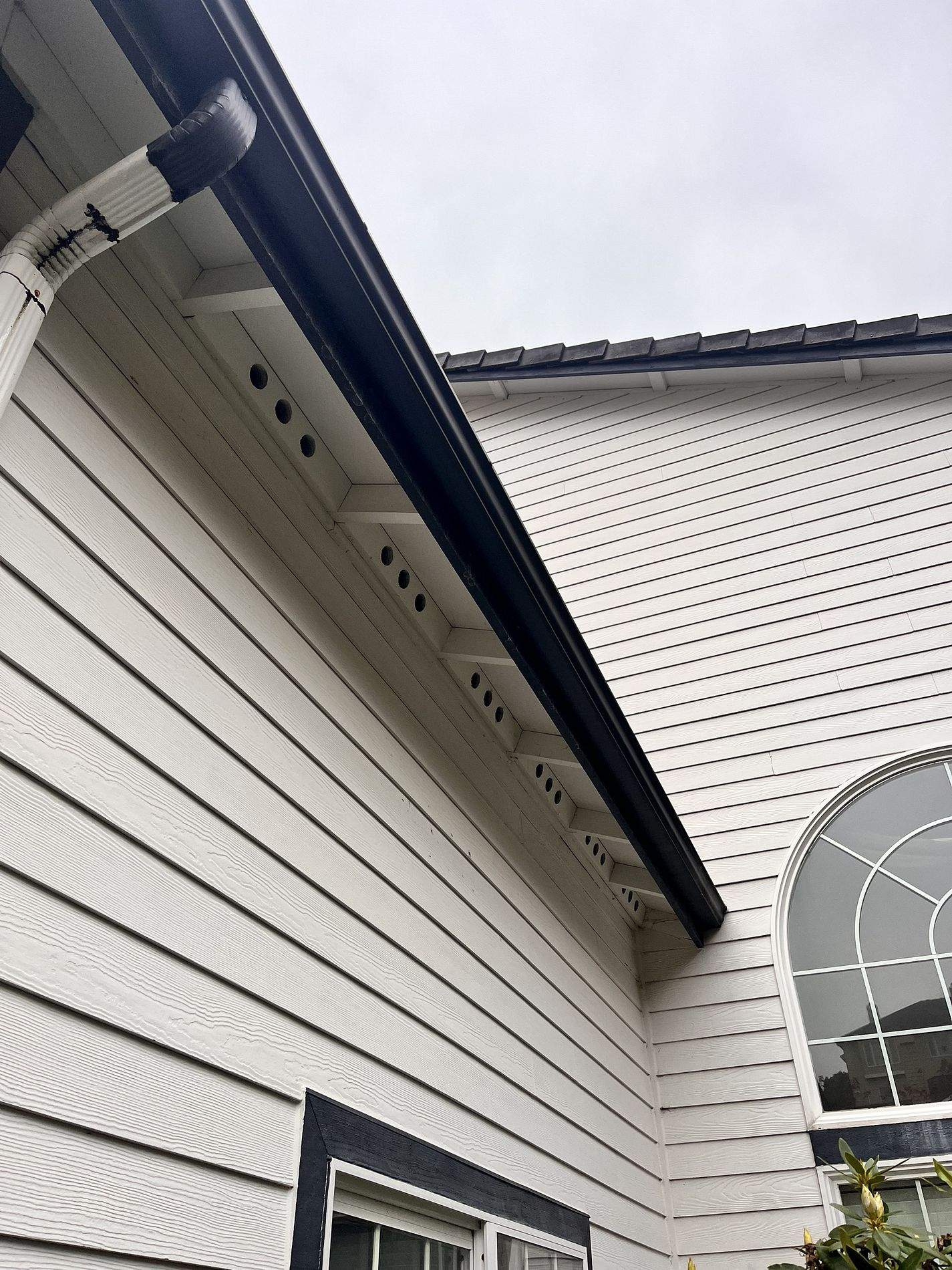 Residential Gutter Replacement in Tacoma, WA by Hanley Construction