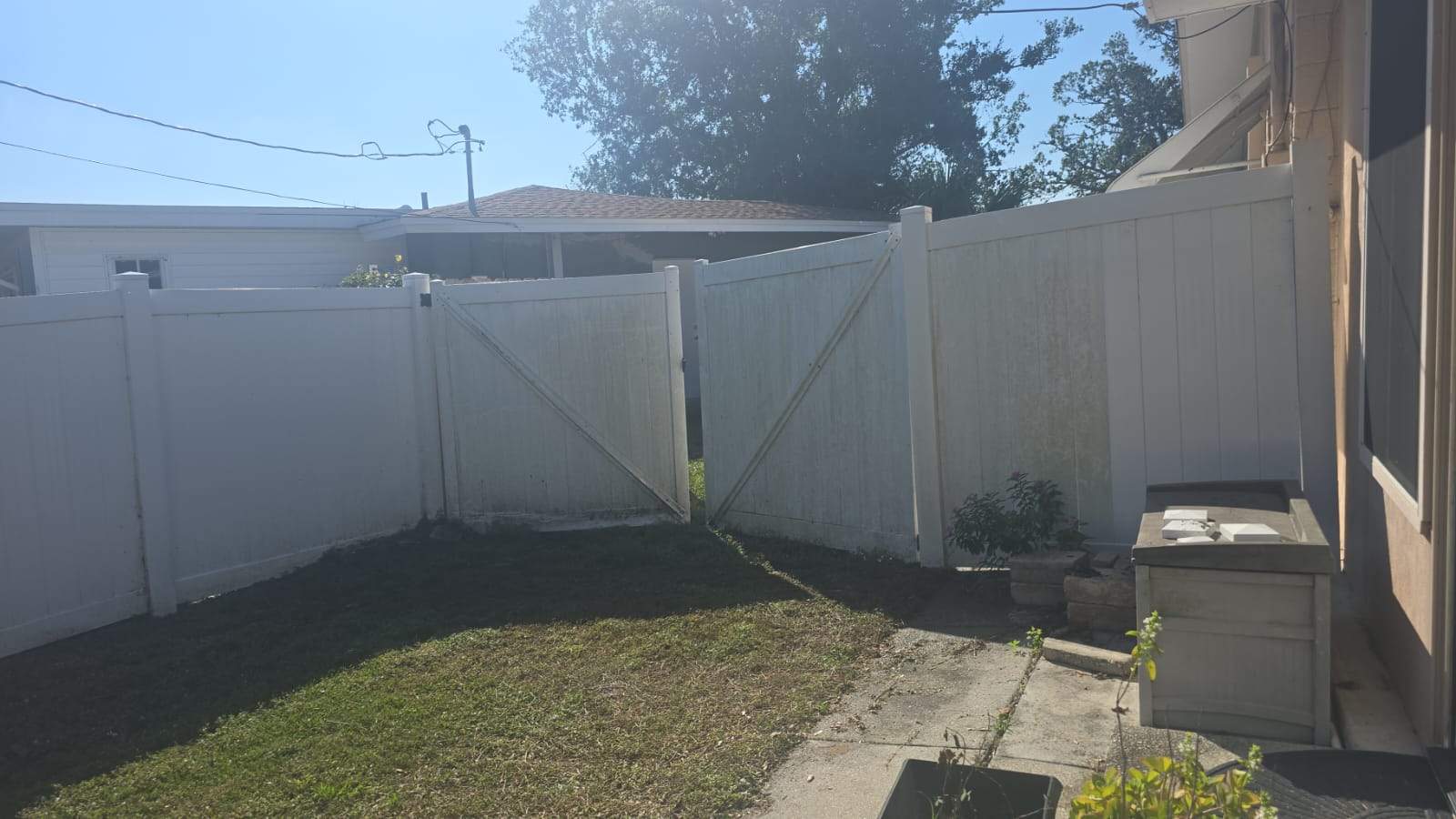 Vinyl and Chain Link Combo in Venice by True Fence LLC