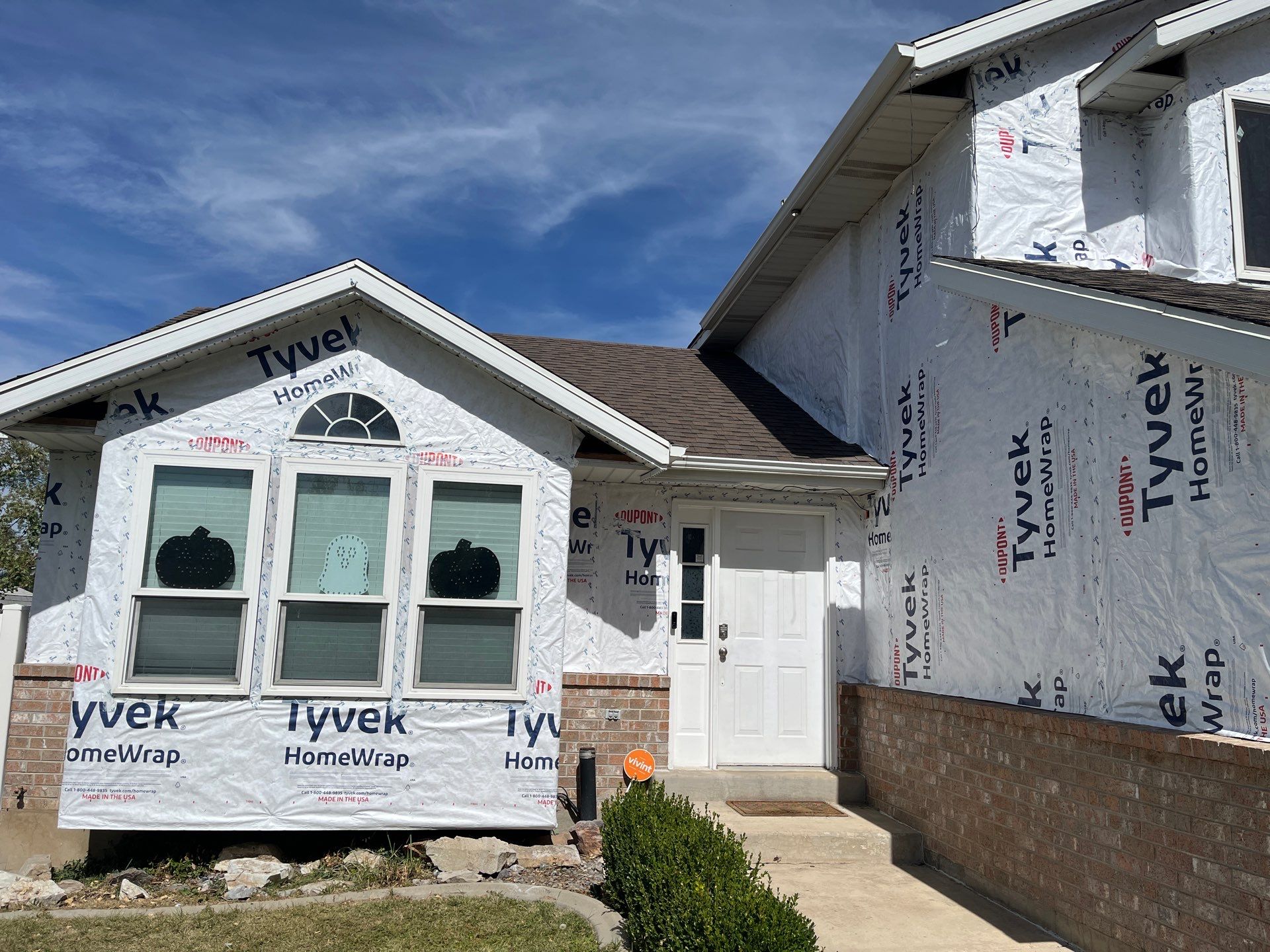 Orem | Complete Vinyl Siding Upgrade | Bayou & White    by Ideal Siding Utah