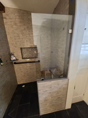 Frameless Spray Panel