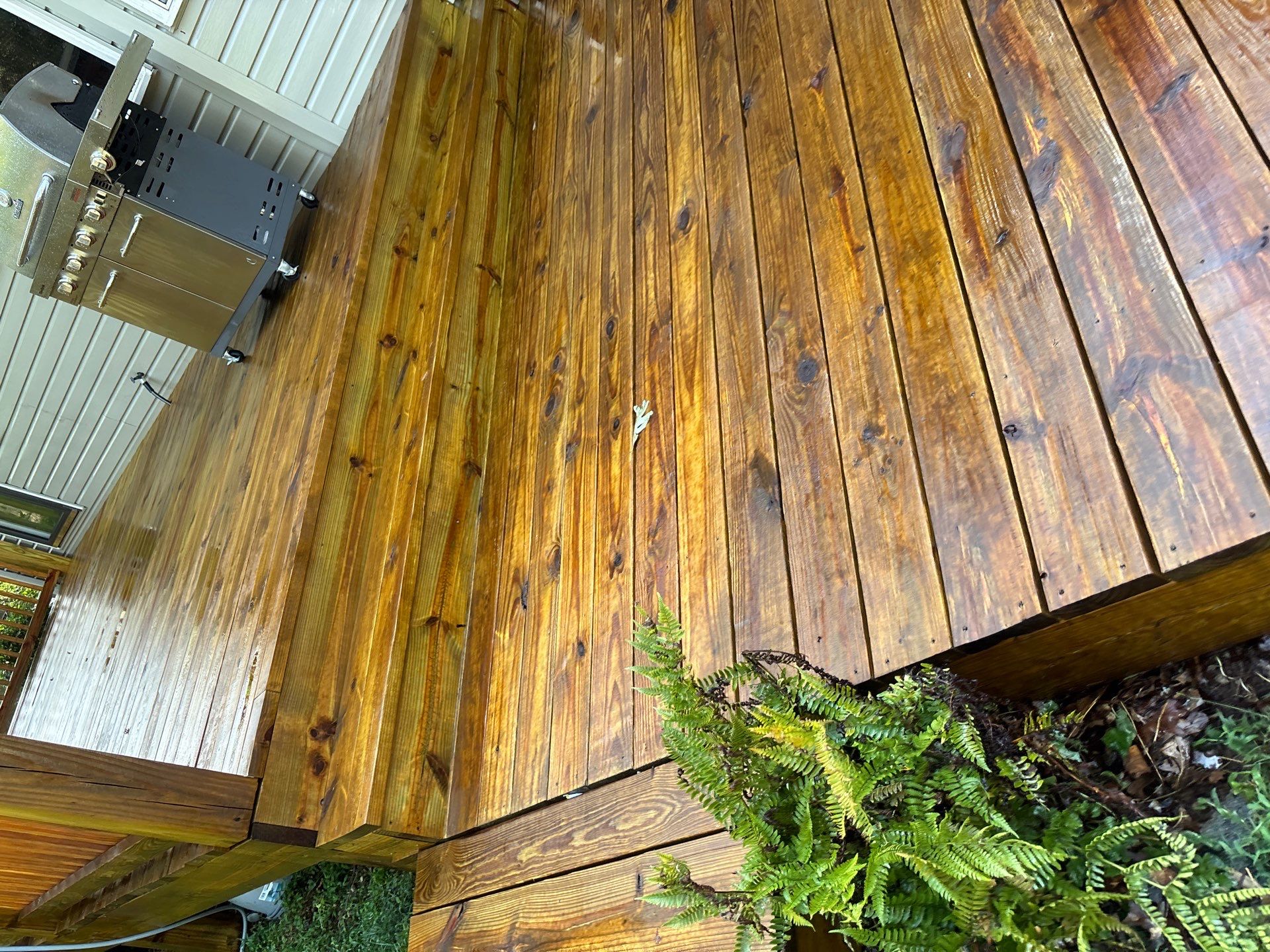 Wood Deck using Wood Sealant by DuraSeal