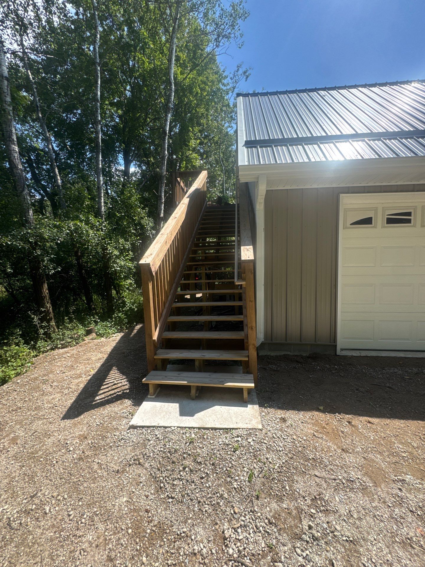 6-Inch Seamless Gutters and Snow Rails Installed in Elk River, MN by Next Level Seamless Gutters / Exteriors Inc.