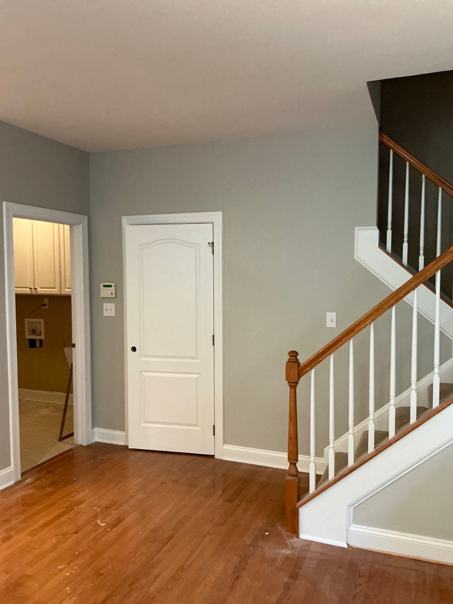Inteiro painting and Cabineted painting by GonzalezPainters & Contractors Inc 