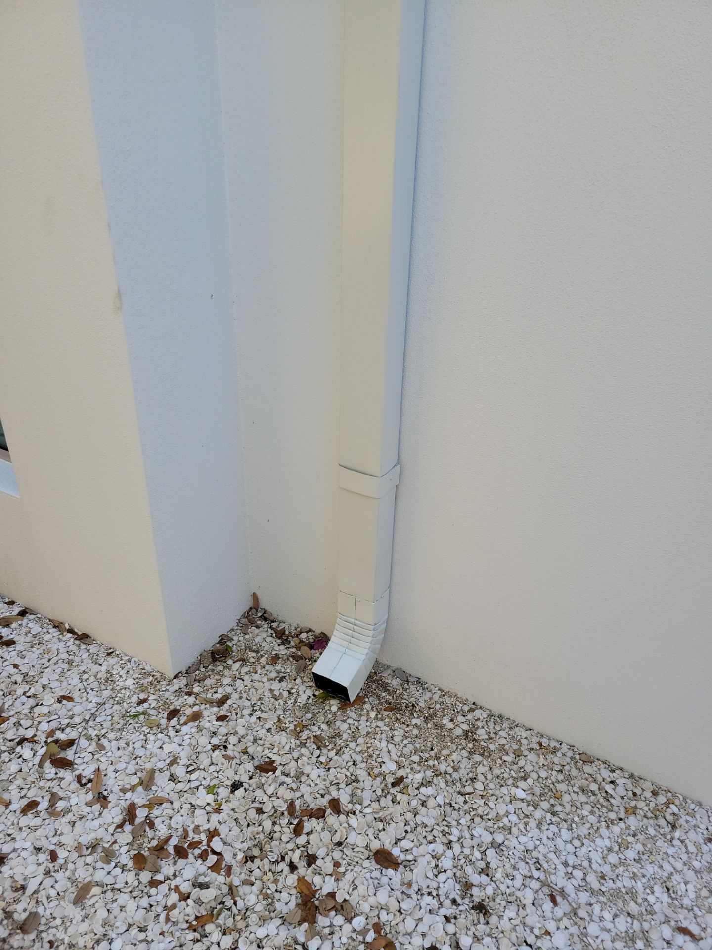 7 inch seamless gutters using smooth box gutters in Sarasota FL by Gutter Professors