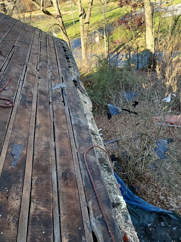 ATLAS PINNACLE COLOR: PRISTINE SCOTCHGARD HEARTHSTONE DRIP EDGE: BLACK by Eagle Eye Roofing