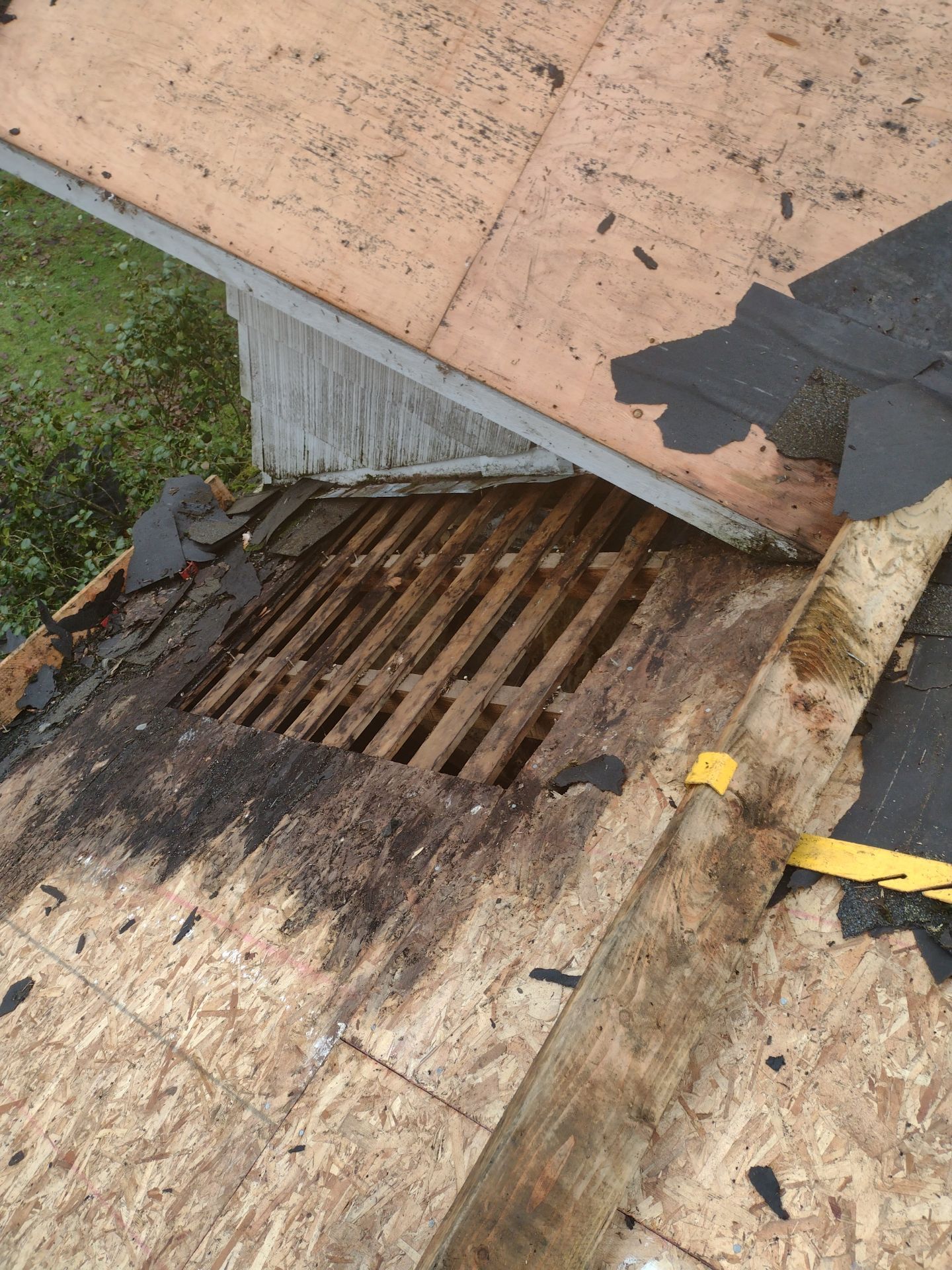 Residential Roofing Installation using IKO Dynasty (Color: Granite Black) by Orezona Building & Roofing Company, Inc.