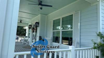 Decorative Colonials in Signal White