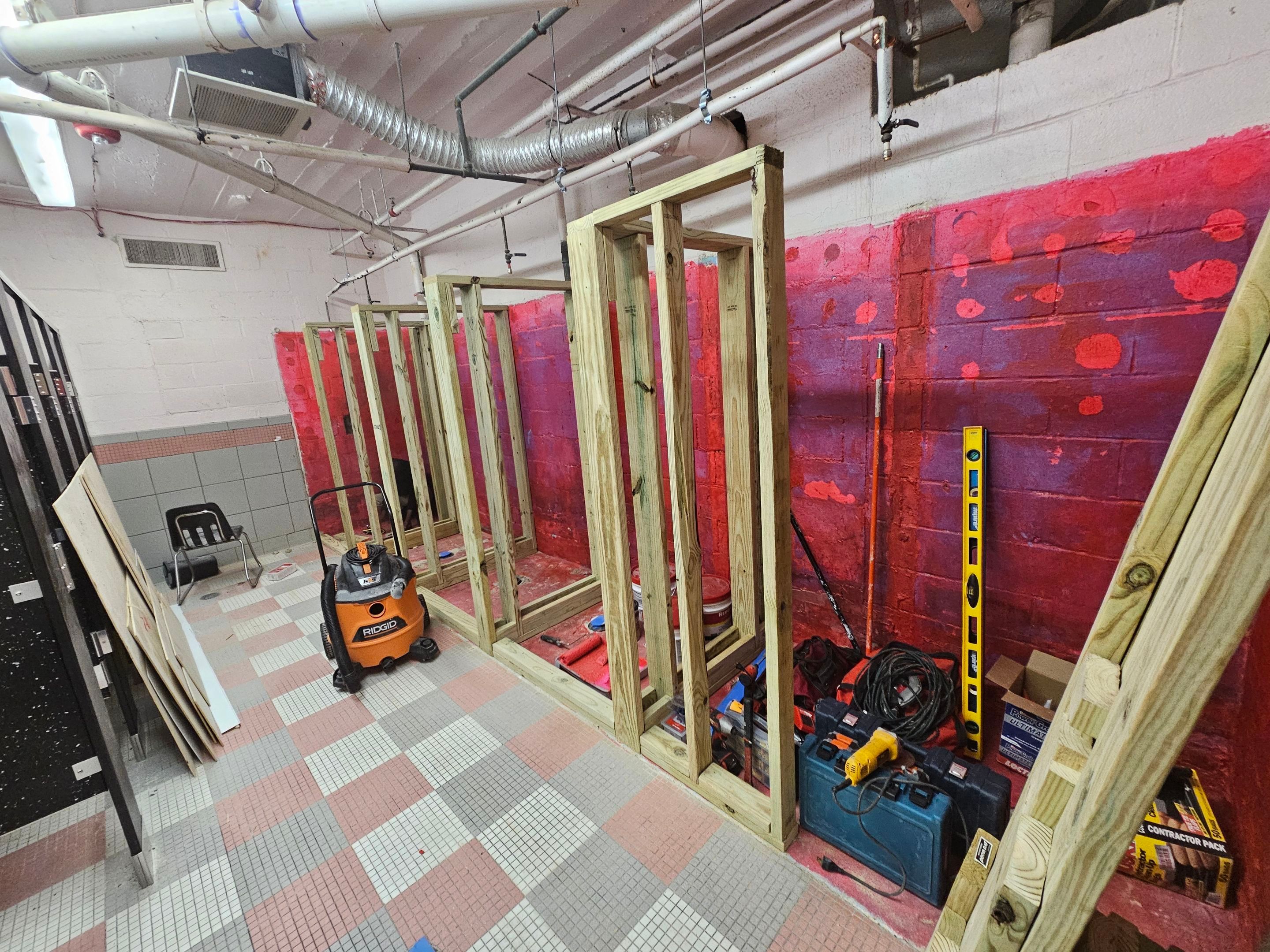 Showers & Storage by EL-GC LLC 