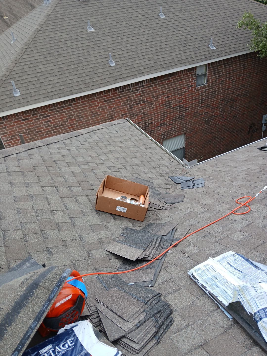Residential Roofing Installation using Owen's Corning Duration (Lifetime) Shingles by Roof Repair Company