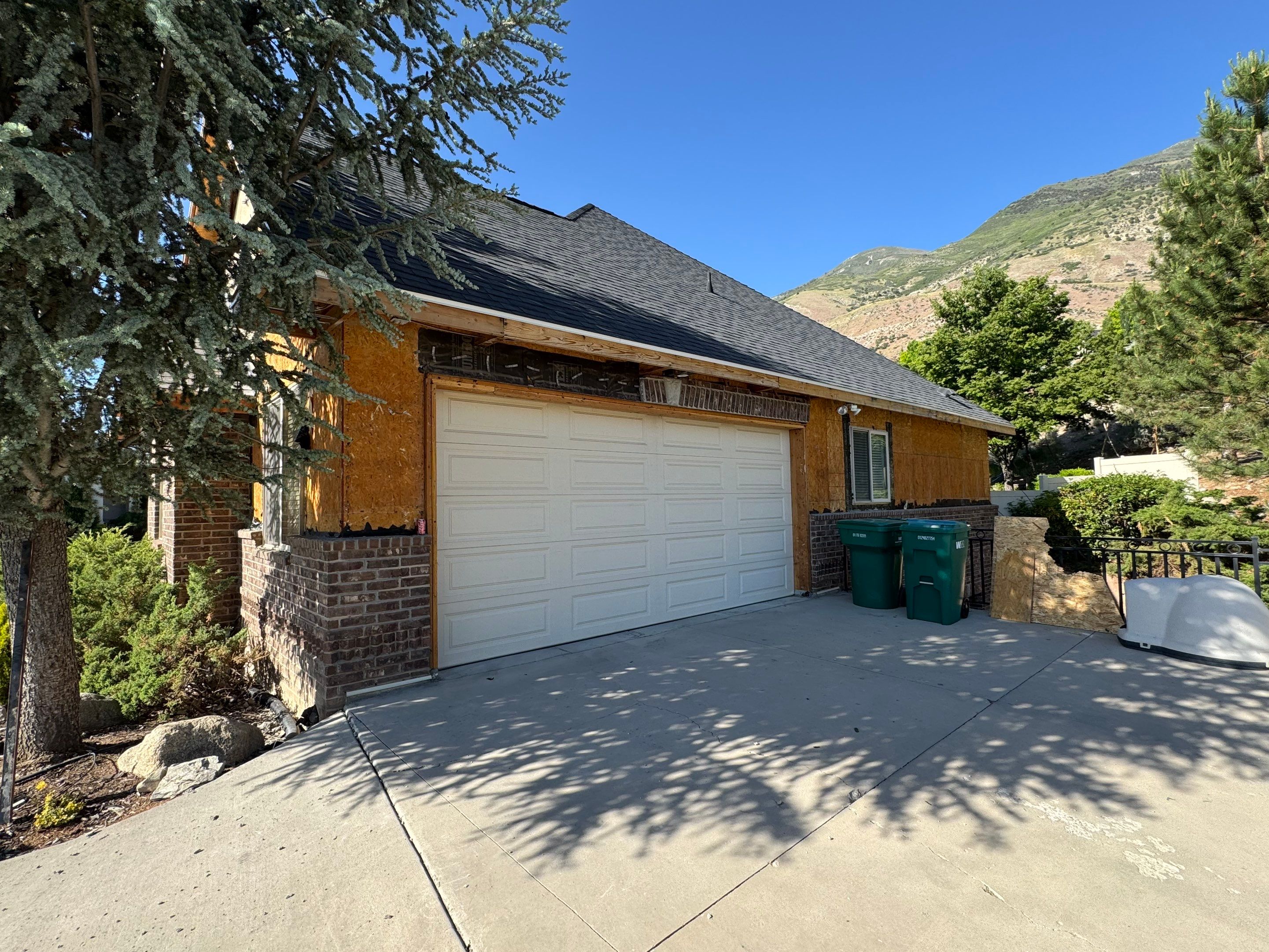 Cedar Hills | Architectural Hardie Redesign | Weaved Corners & SW Amazing Gray by Ideal Siding Utah