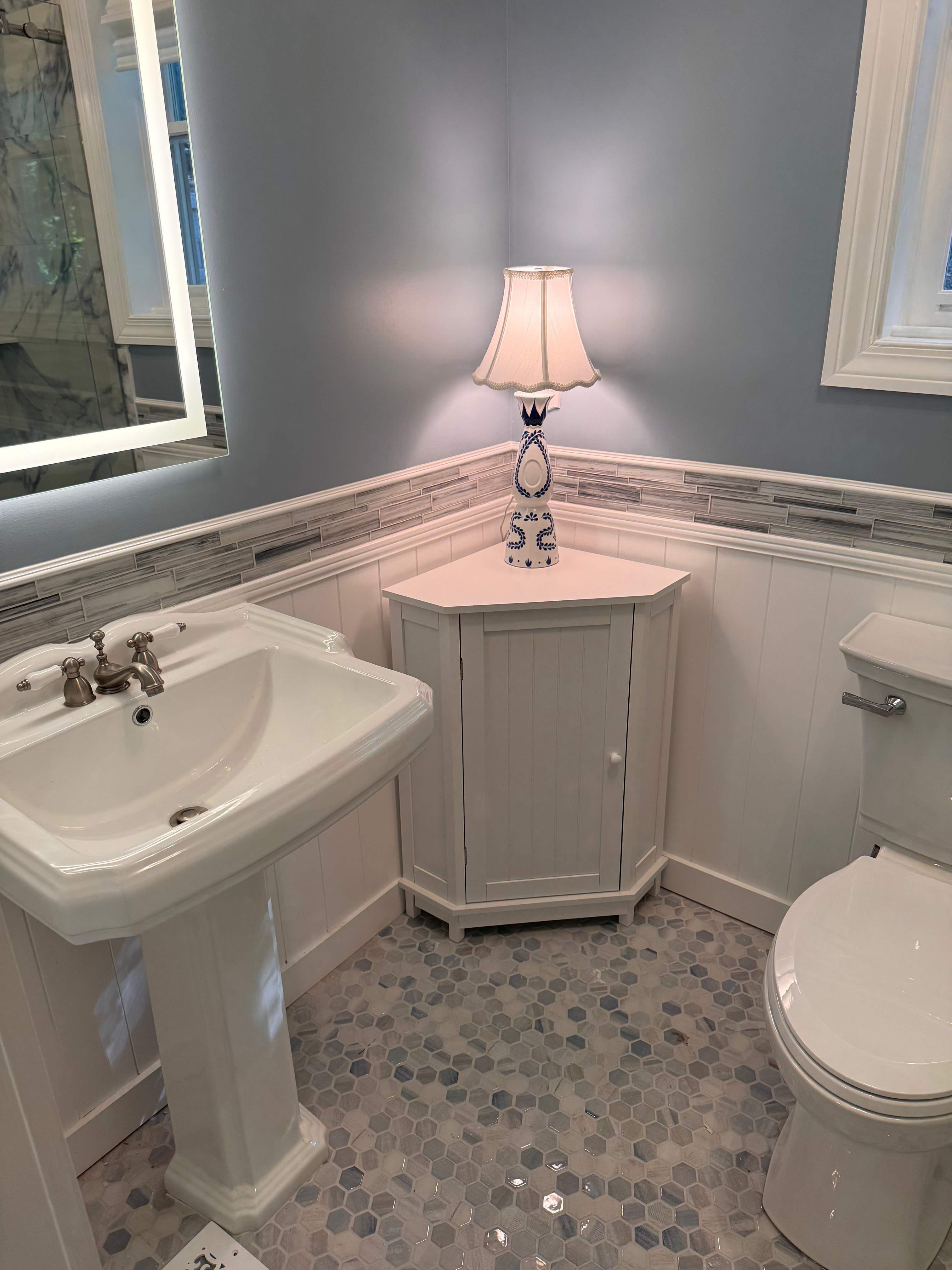 Guest bathroom renovation by Prudencio