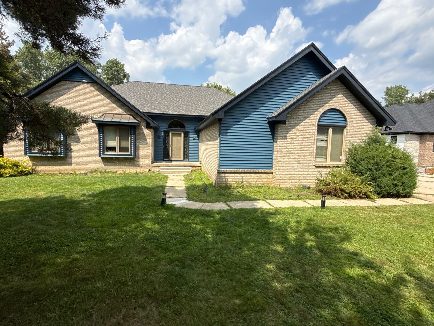 Siding Replacement using Alside Charter Oak D4.5" Laguna Blue by 180 Contractors