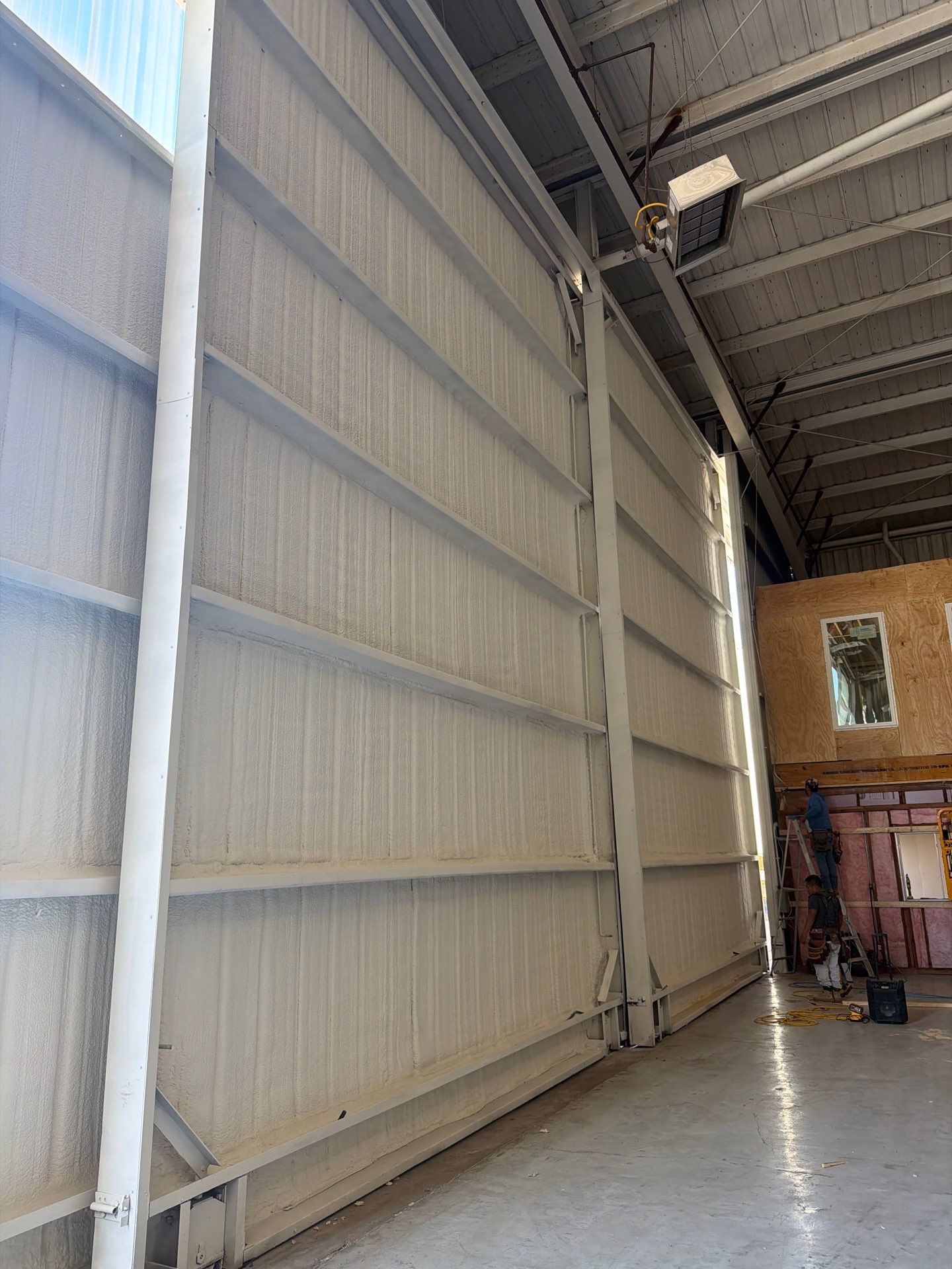 20,000 SF Airplane Hangar  by Apex Insulation Solutions