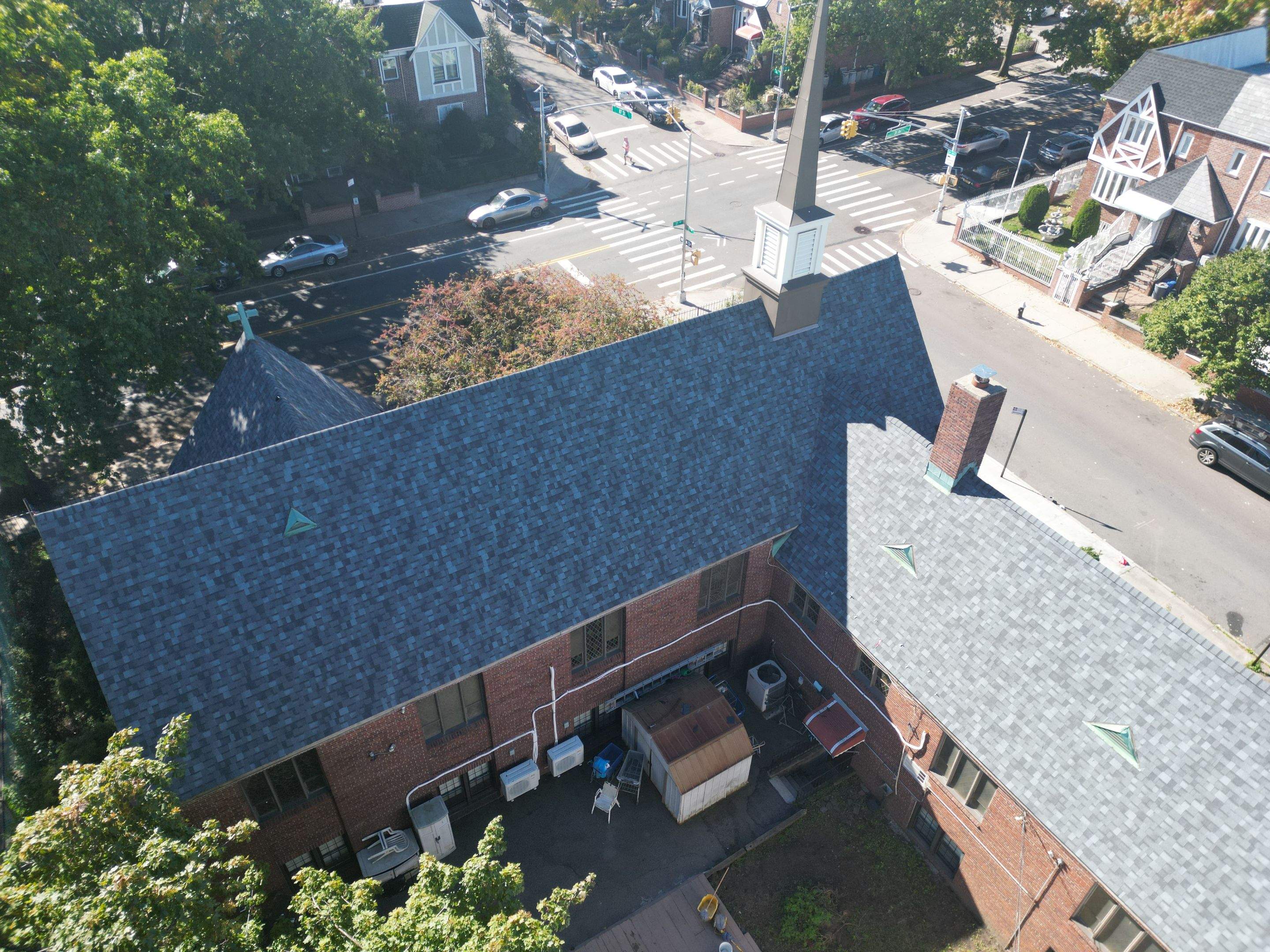 Owens Corning Duration® Shingles – Estate Gray, 6” Seamless Commercial-Grade Aluminum K-Style Gutters – Brown by Nisi Home Improvement