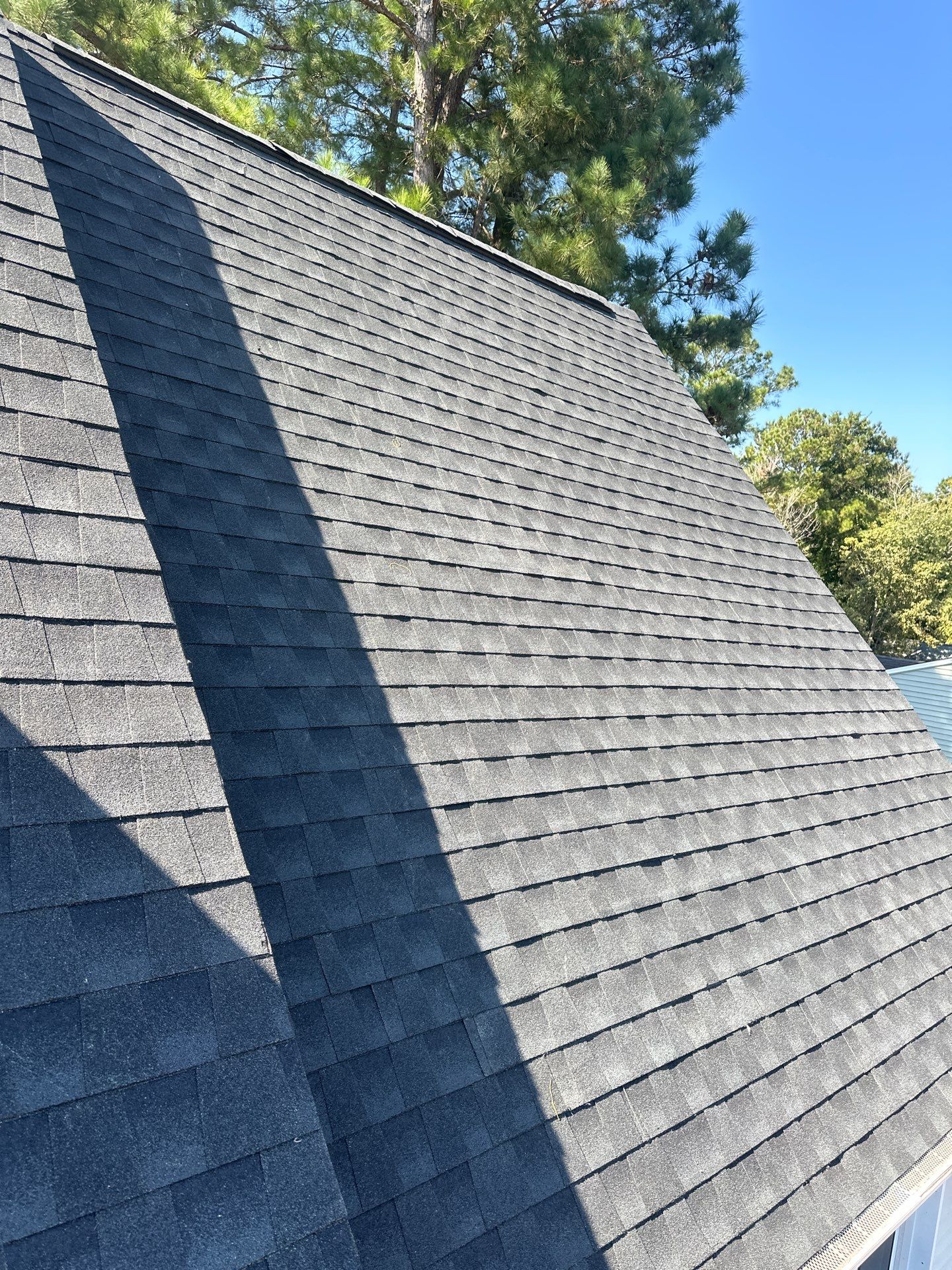 GAF HDZ - Charcoal by Linta Roofing
