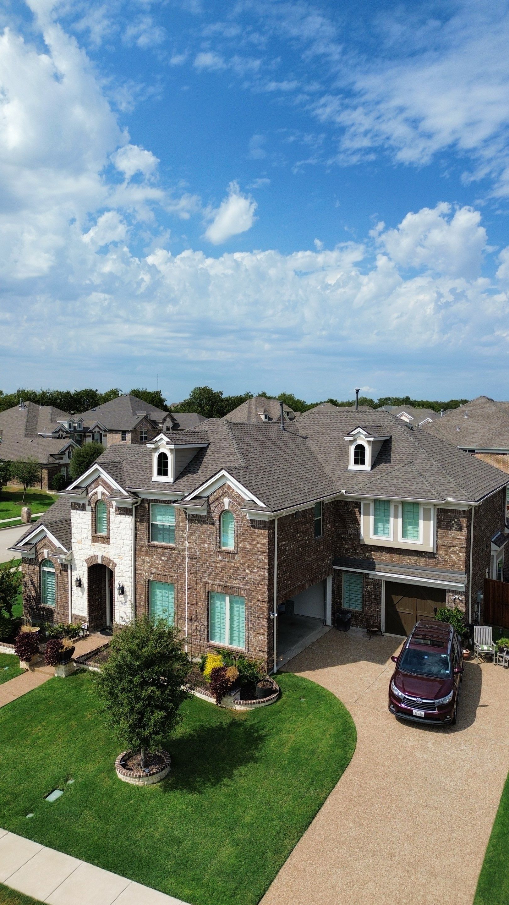 GAF HDZ - Weathered Wood by Elite Roofing LLC