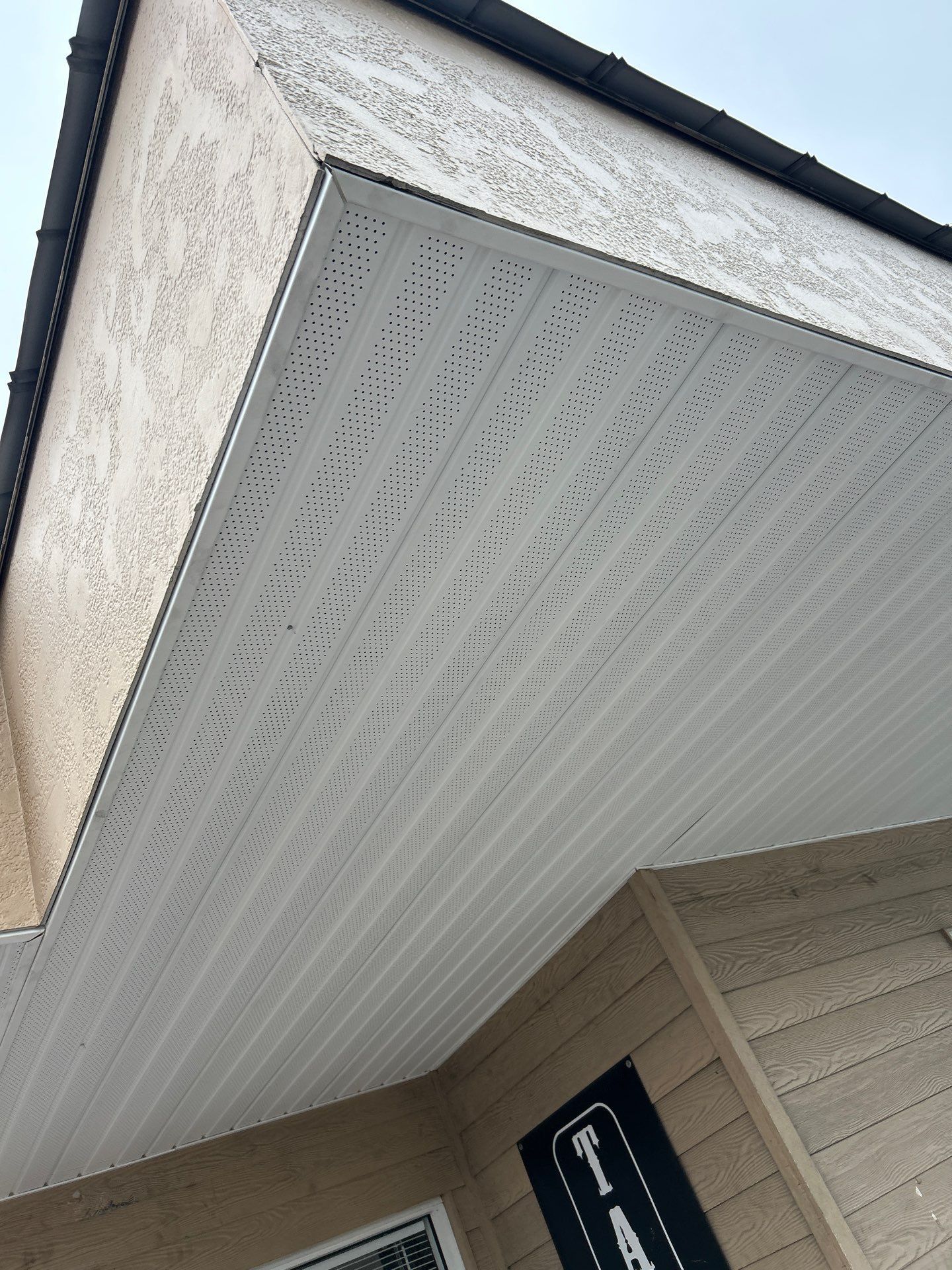 Soffit and Fascia Replacement in Bradenton FL by Gutter Professors