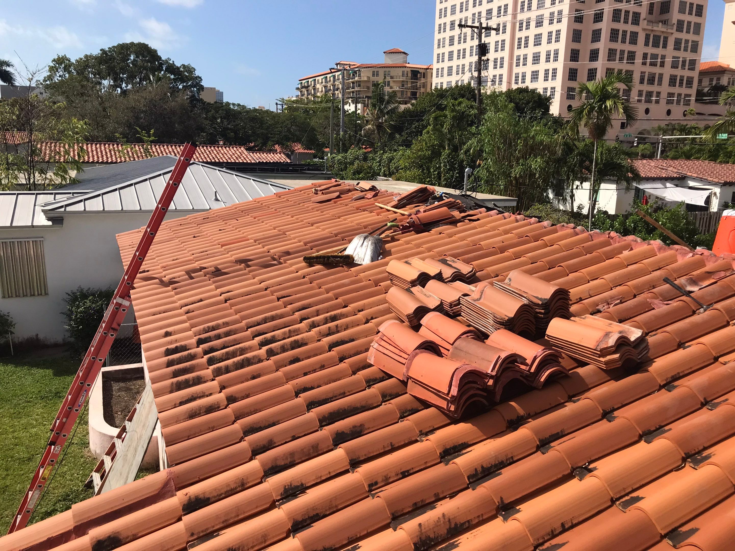 Metal Roof - Galvalume Ash Gray by Istueta Roofing