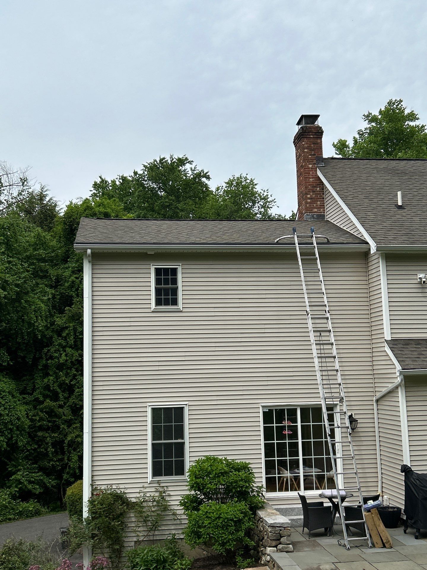 Beautiful new roof in Southbury, CT by DiGiorgi! by DiGiorgi Roofing and Siding Inc