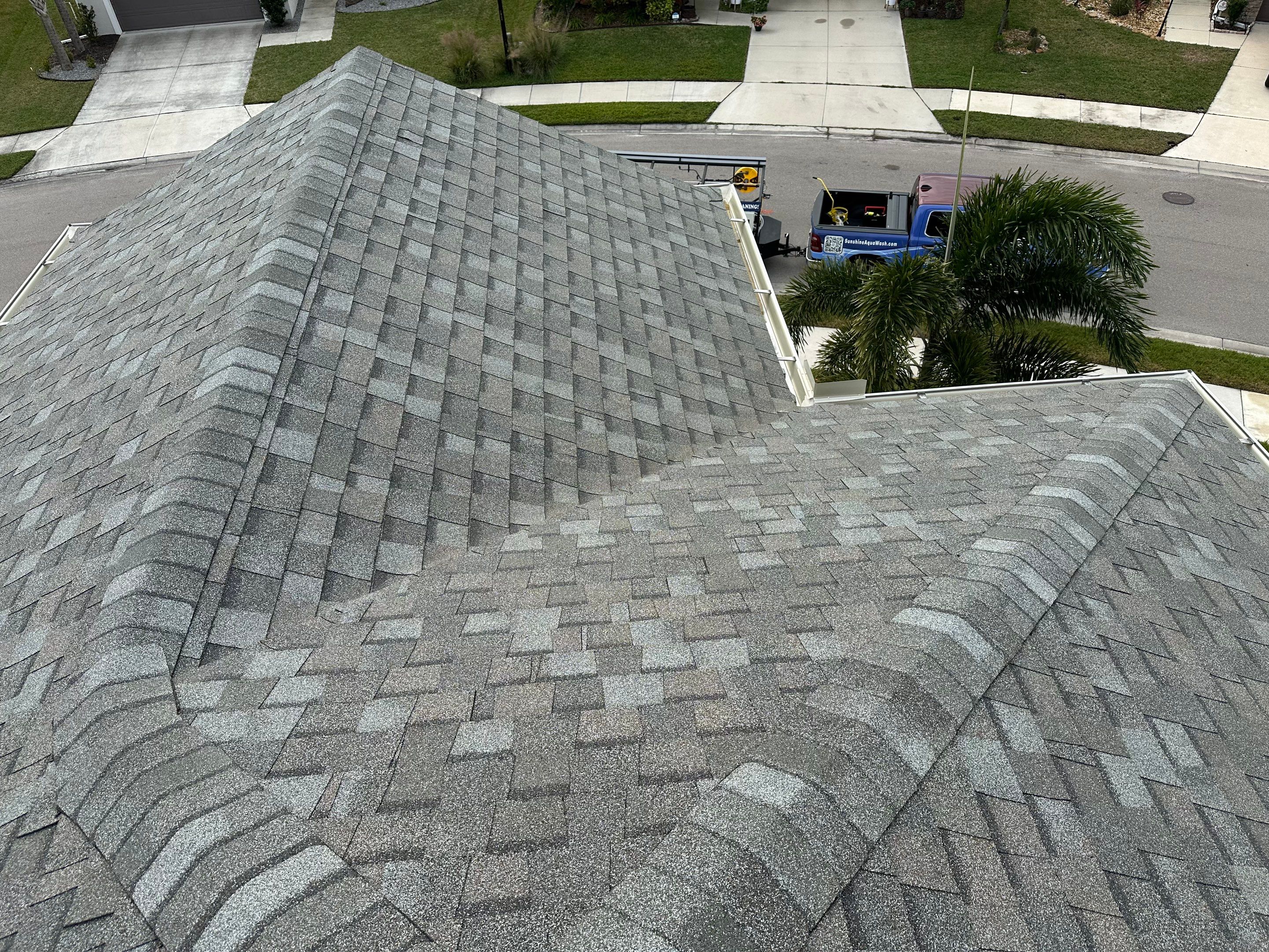 Roof Cleaning, Driveway Cleaning & Paver Patio Cleaning in Willow Palms Estates, Palmetto, FL | Sunshine AquaWash by Sunshine AquaWash