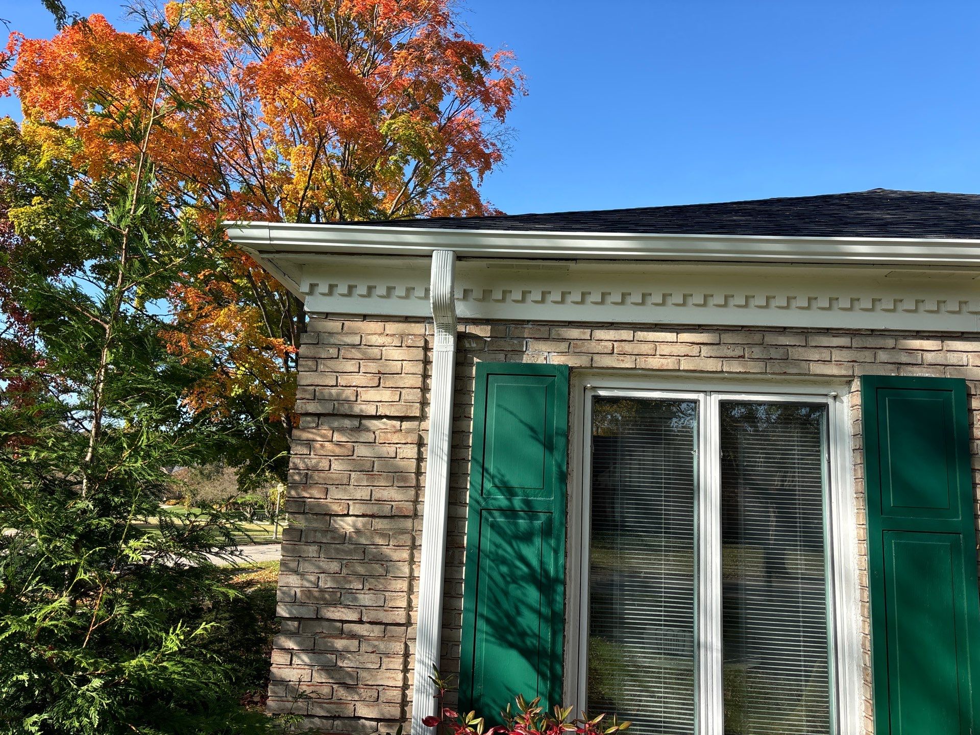 Gutter Installation using Seamless Gutters- Aluminum by Acme Exteriors