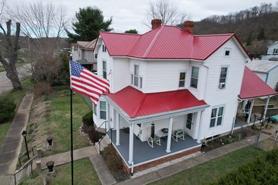 Residential Roofing Installation using Metal