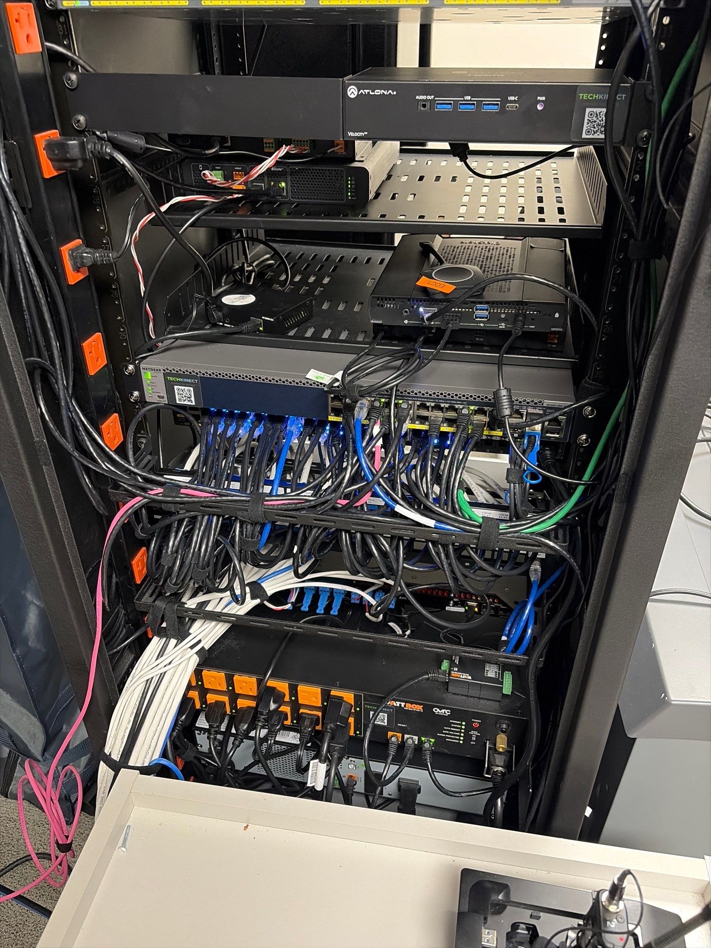 Advanced Commercial AV System Integration for Warren County EOC by Techkinect