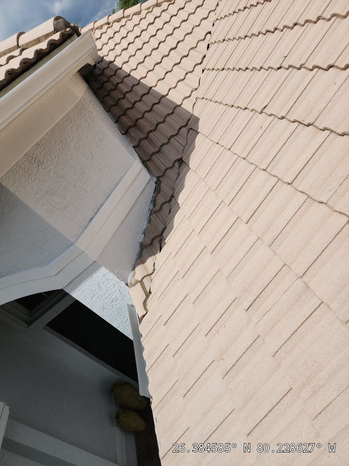 Tile Roof Repair in Boca Raton β Professional, Timely, and Reliable Service by Aastro Roofing