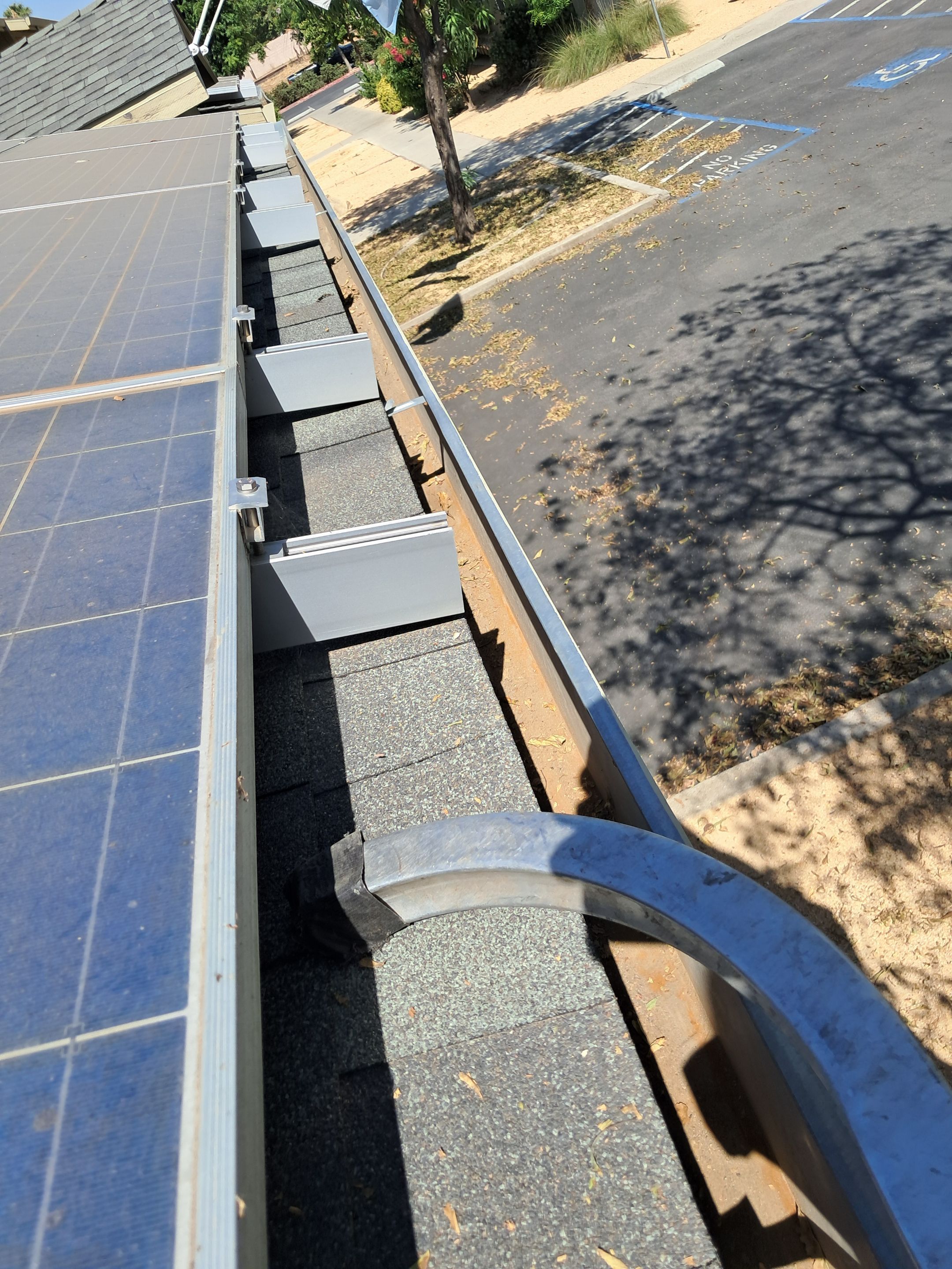 HOA gutter cleaning after photo.