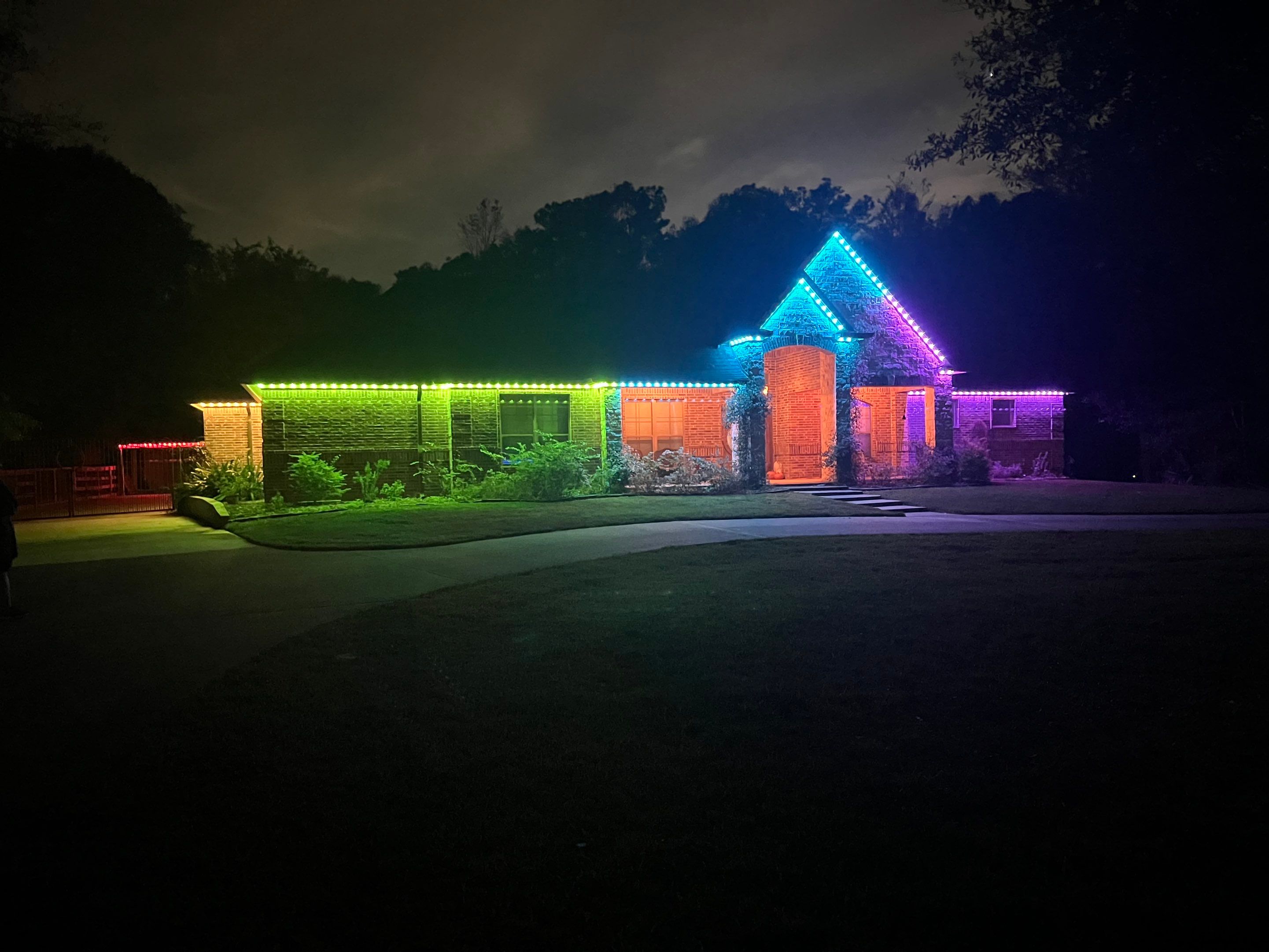 440' Oelo Permanent Holiday Lights by Sirius Roofing