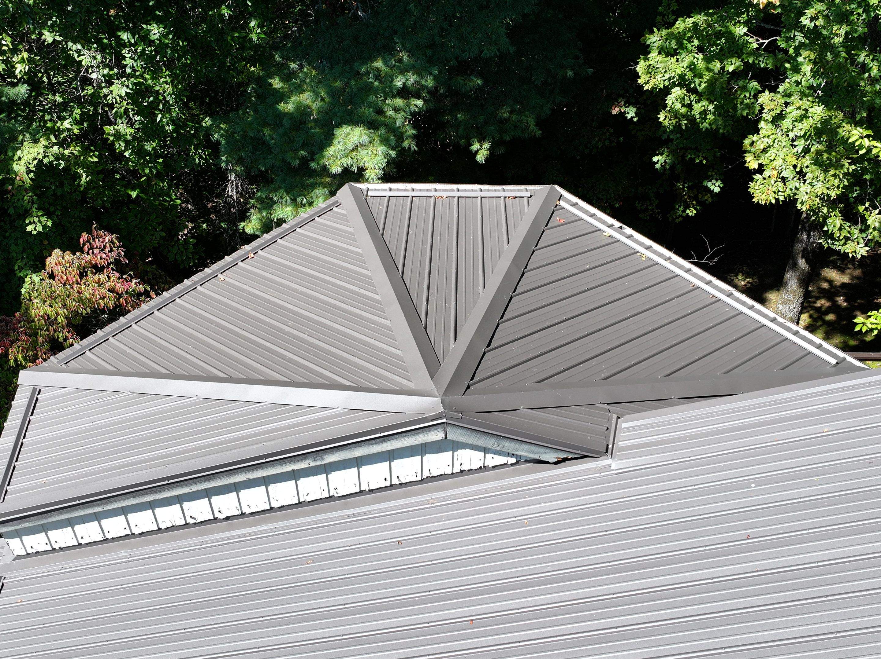 Thompson Residence by Omnia Roofing