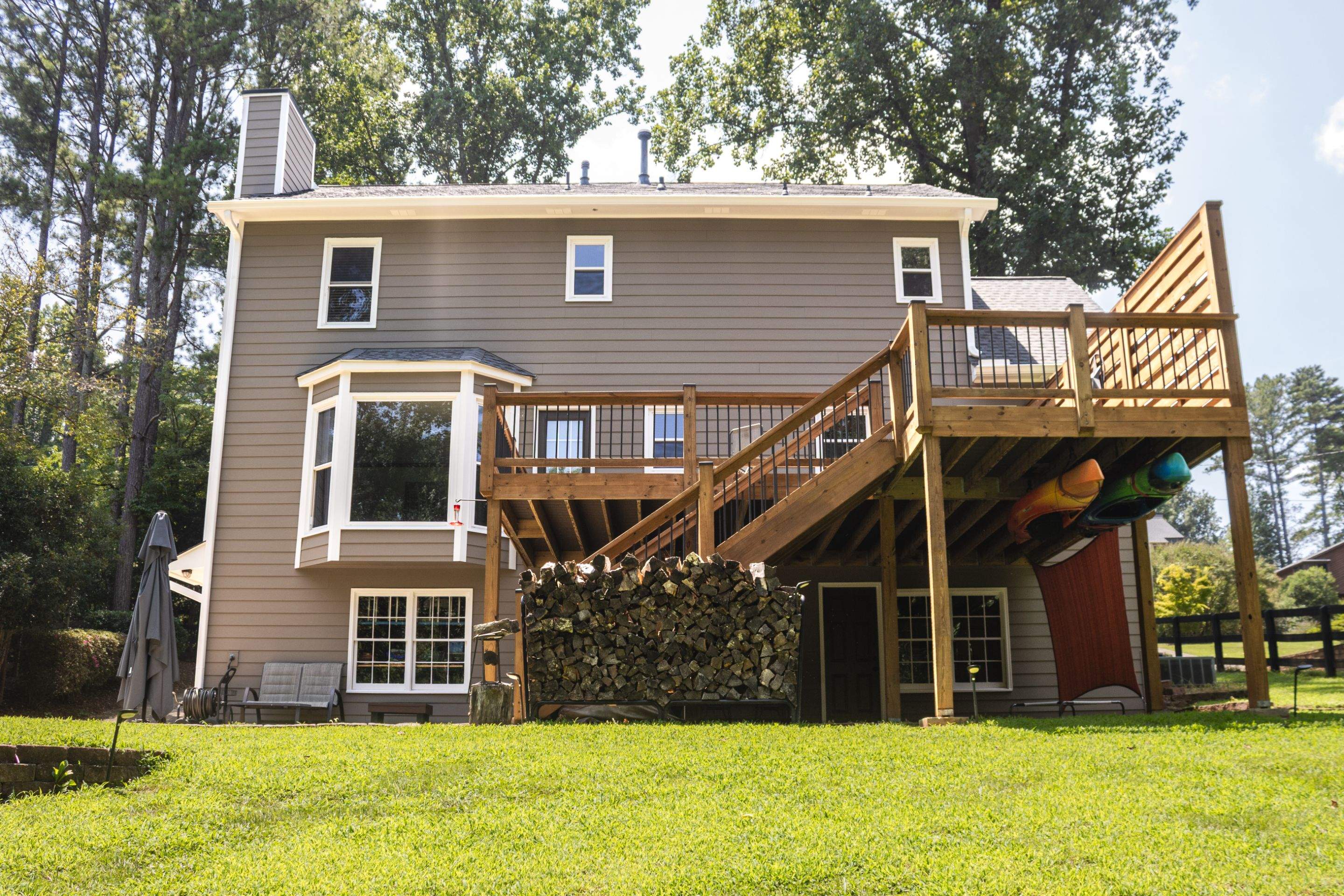 Siding Replacement and Exterior Painting using James Hardie Lap Siding and Sherwin Williams Paint by Nelson Exteriors 