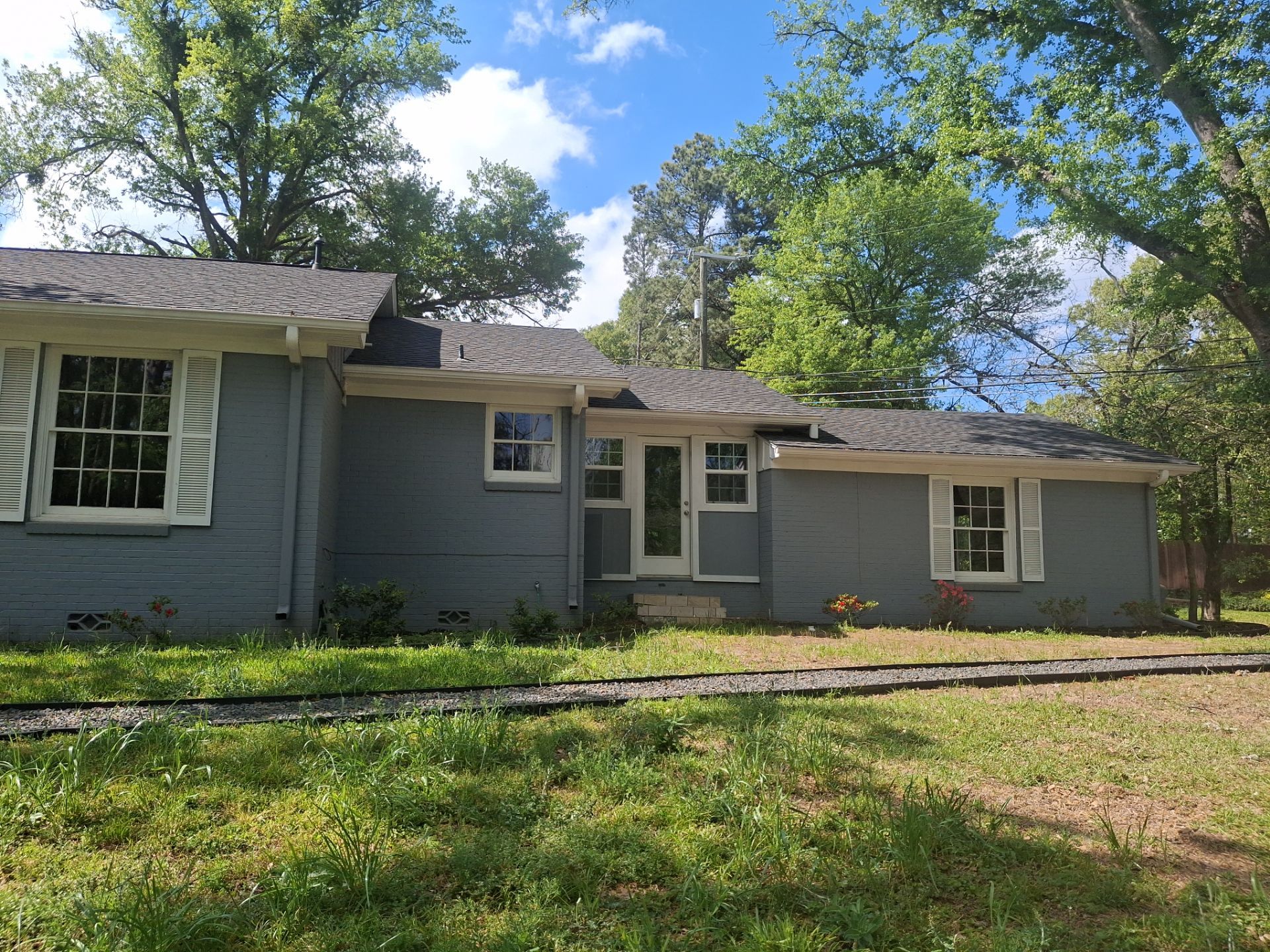 From Gray to Modern White: Exterior Repaint in Tyler, TX by Quality Coats Painting