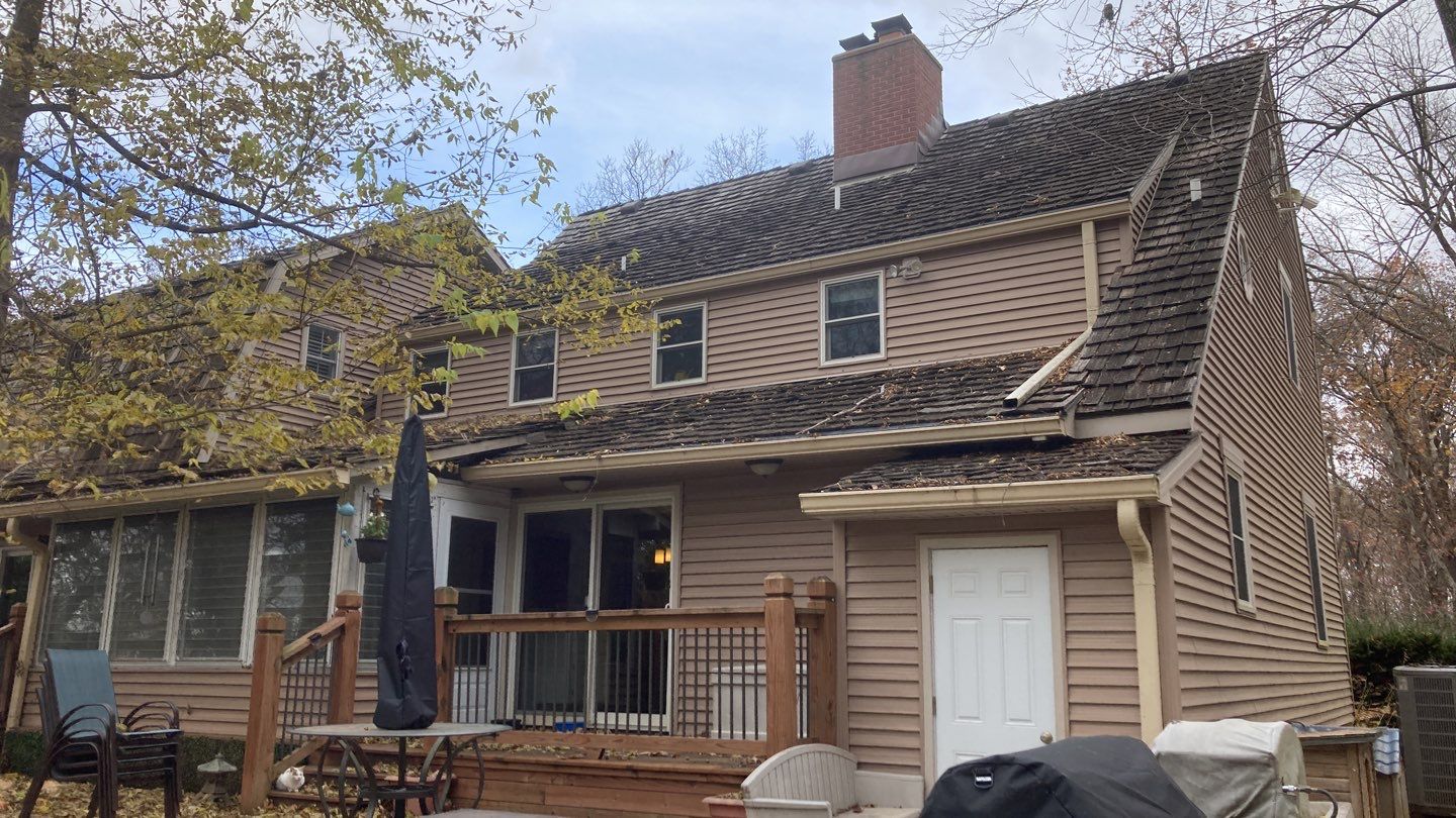 Residential Roofing Installation using OC OakRidge by EEC  Windows, Siding & Roofing 