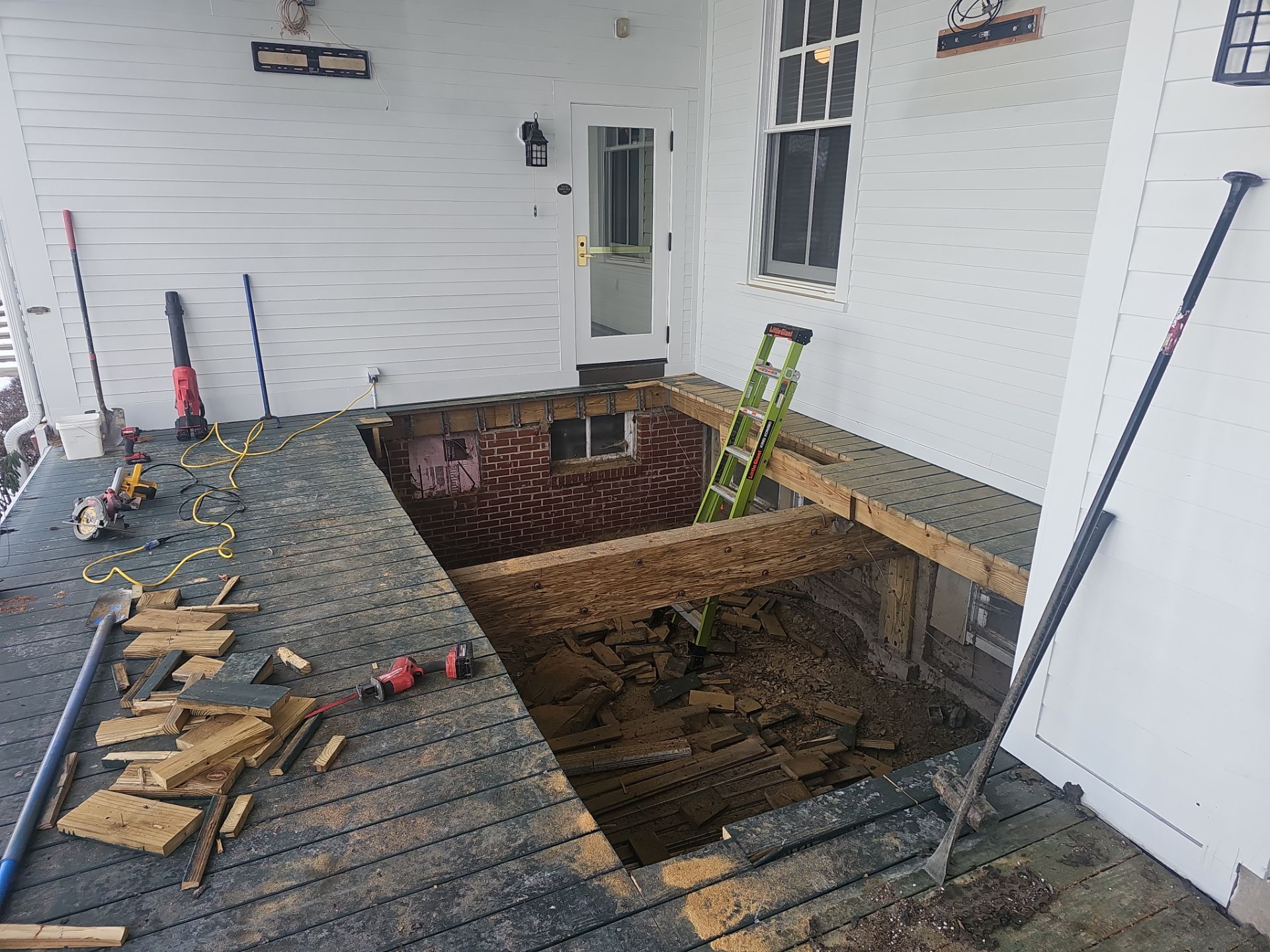 Oakmont Country Club Deck Build by Cousins Roofing Siding & Decks