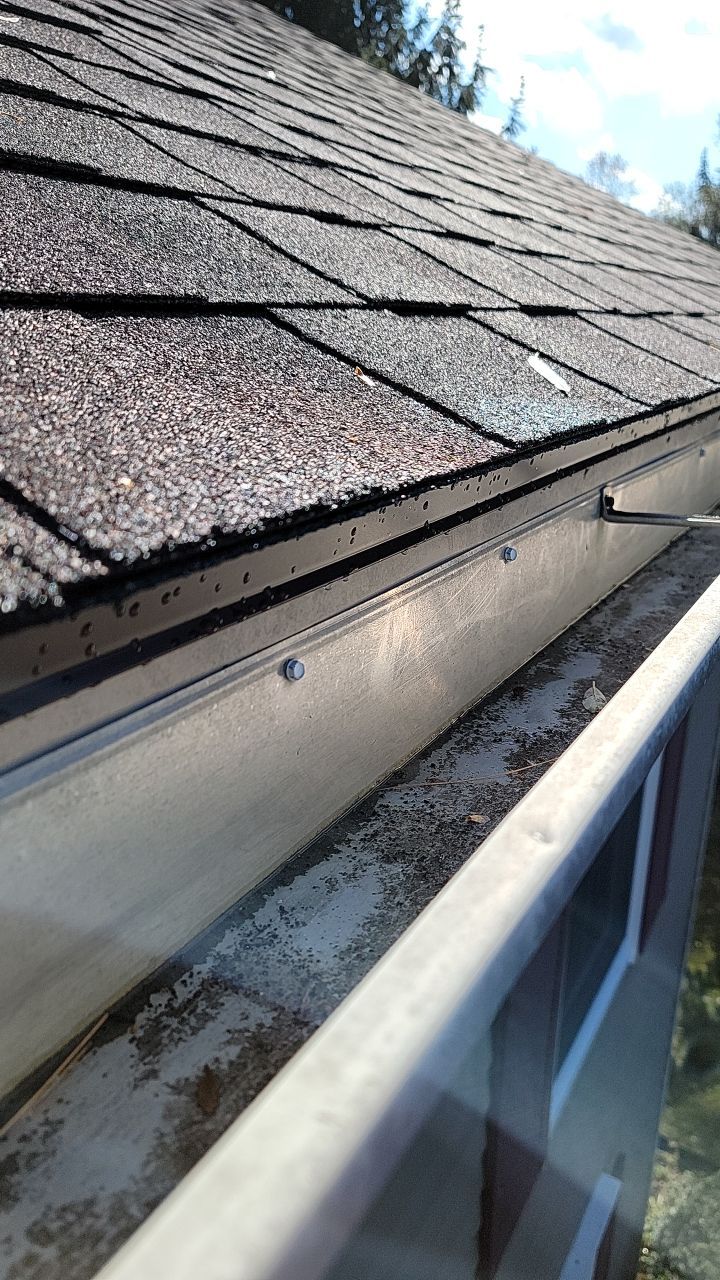 Brand: Atlas Pinnacle Color: Pristine Scotchguard Hickory Drip: Royal Brown by Eagle Eye Roofing