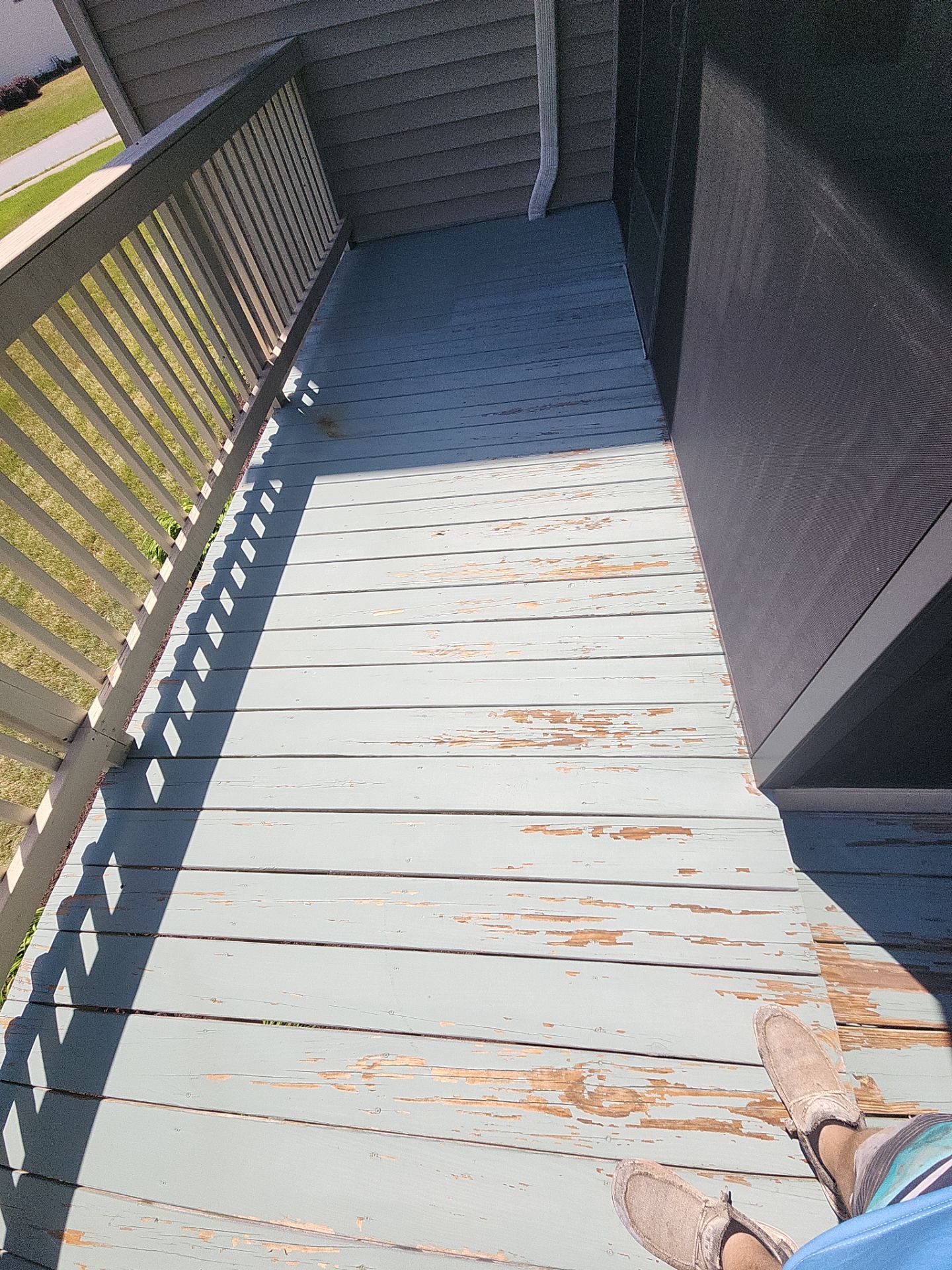 Weathered Deck using AcryFin by DuraSeal