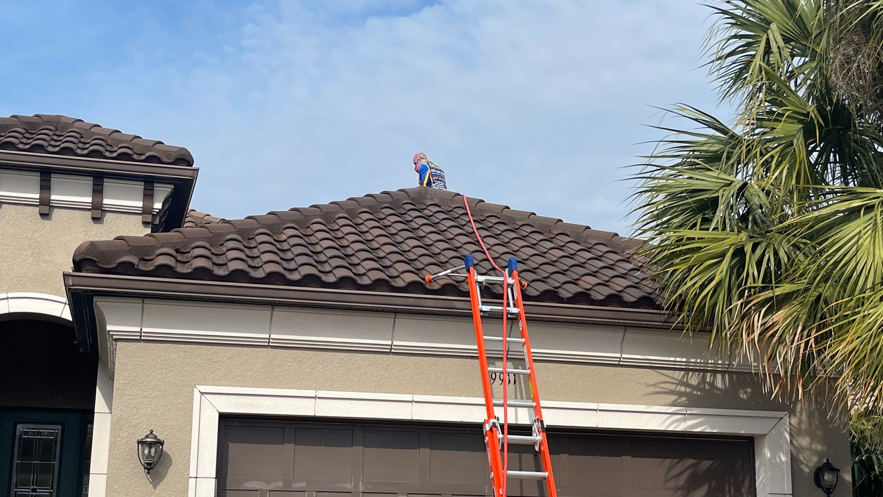 Concrete Tile Roof, Paver Pool Deck, Screen Enclosure & Driveway Cleaning in Artisan Lakes Esplanade, Palmetto, FL | Sunshine AquaWash by Sunshine AquaWash