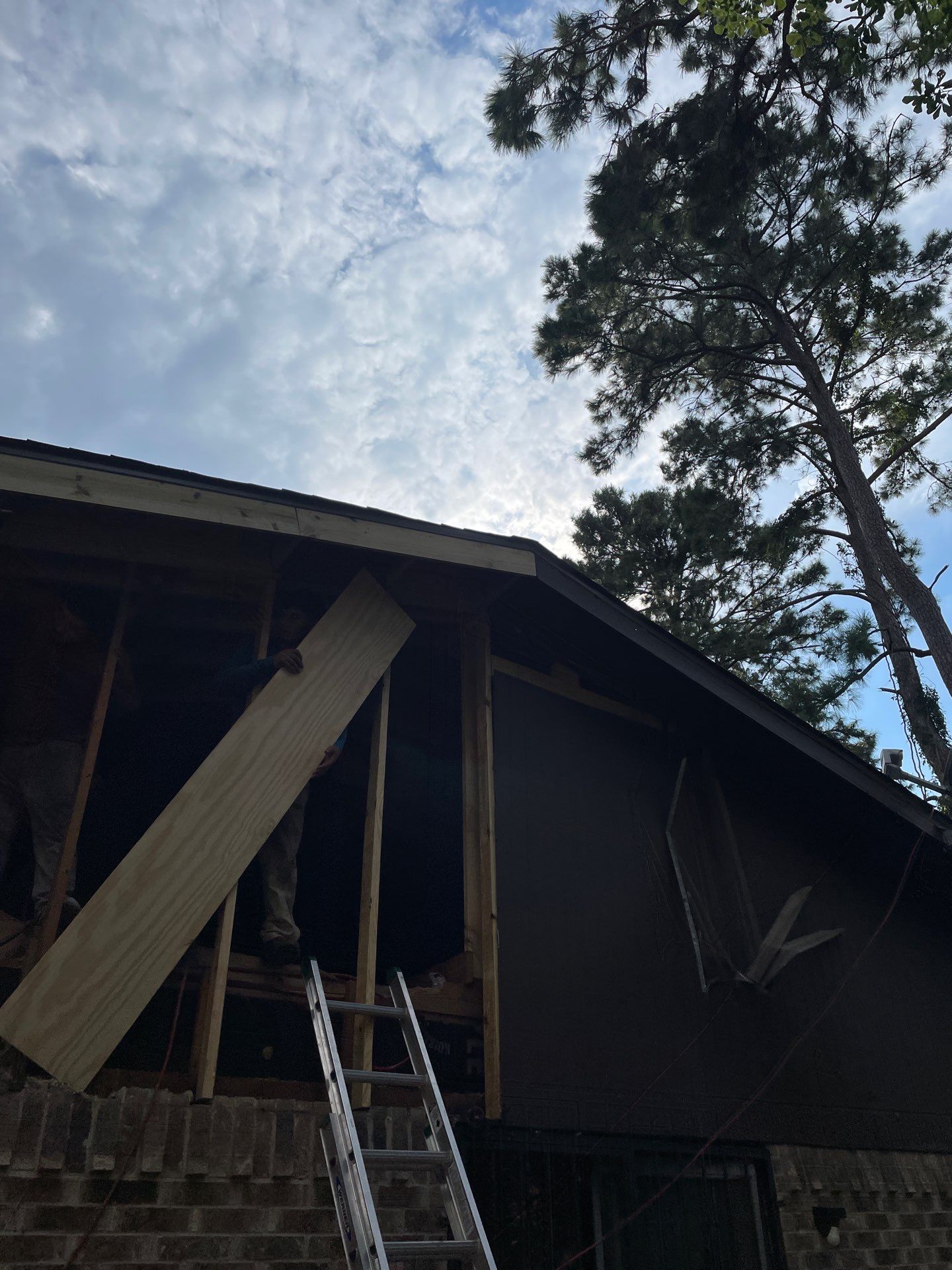 Residential Roofing Installation using Owen's Corning Duration (Lifetime) Shingles by Roof Repair Company
