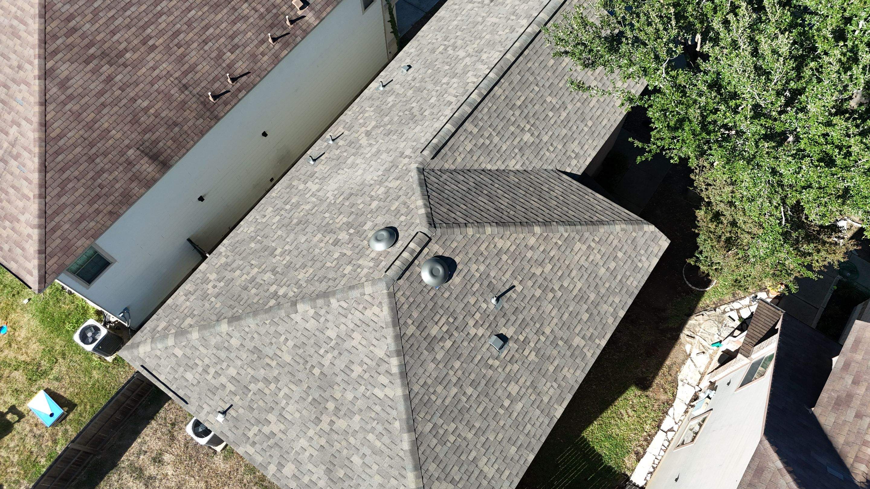 Weathered Wood - Malarkey Vista by RoofsOnly.com