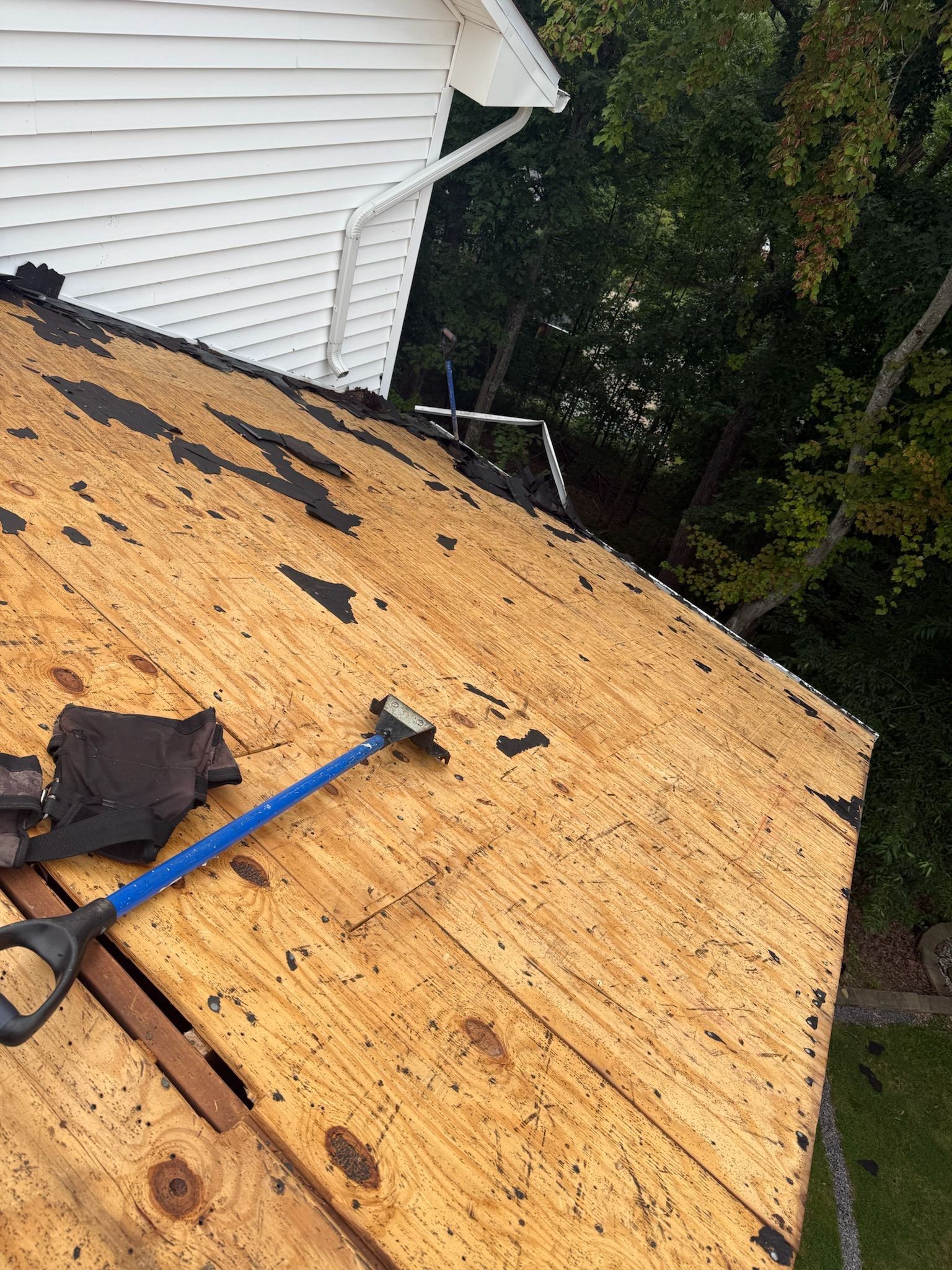 Residential Roofing Installation using GAF Timberline HDZ Charcoal by Rainstoppers Roofing