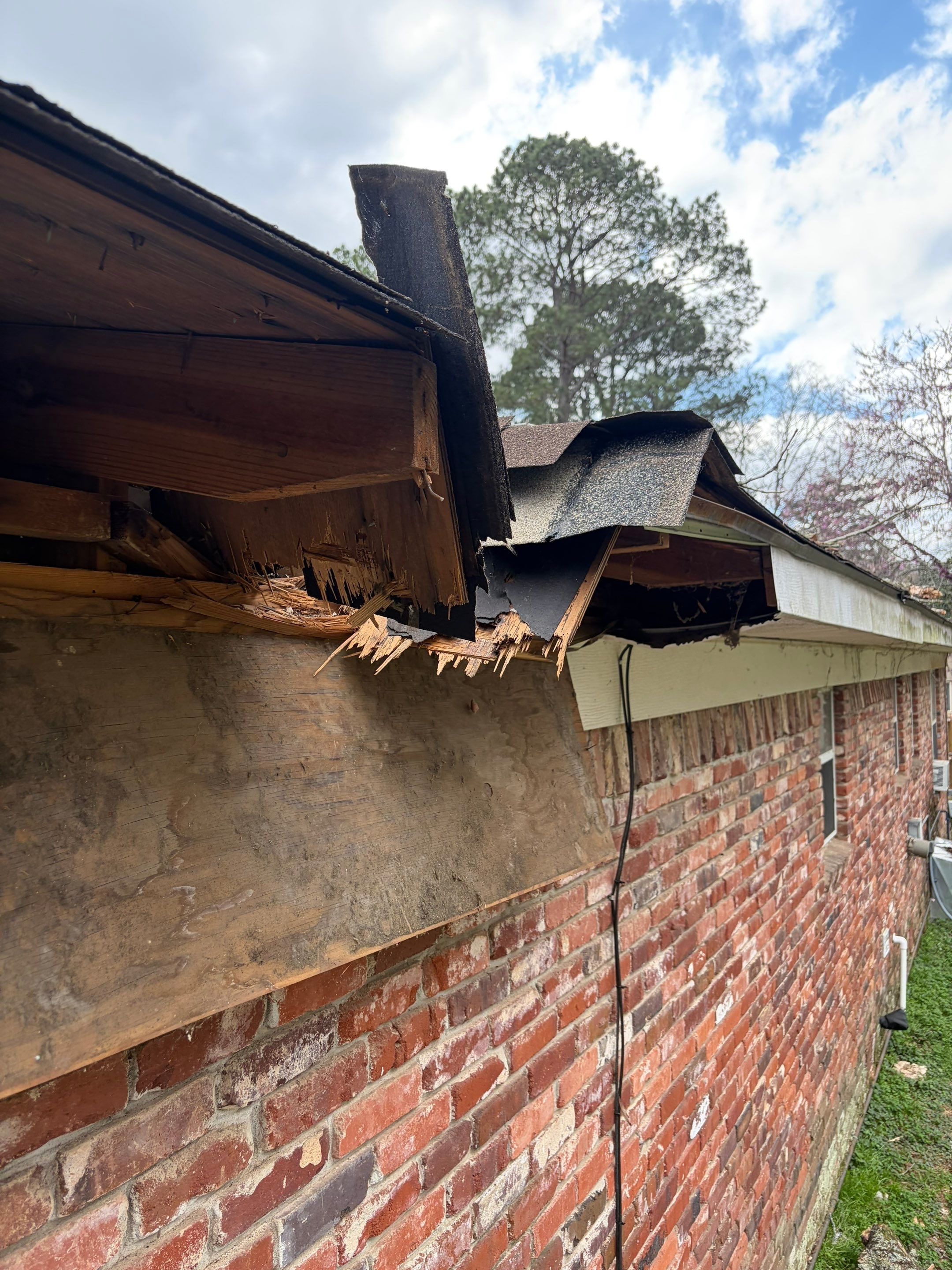 Full Roof Replacement and Storm Damage Restoration in Hot Springs by Temple Roofing and Exteriors