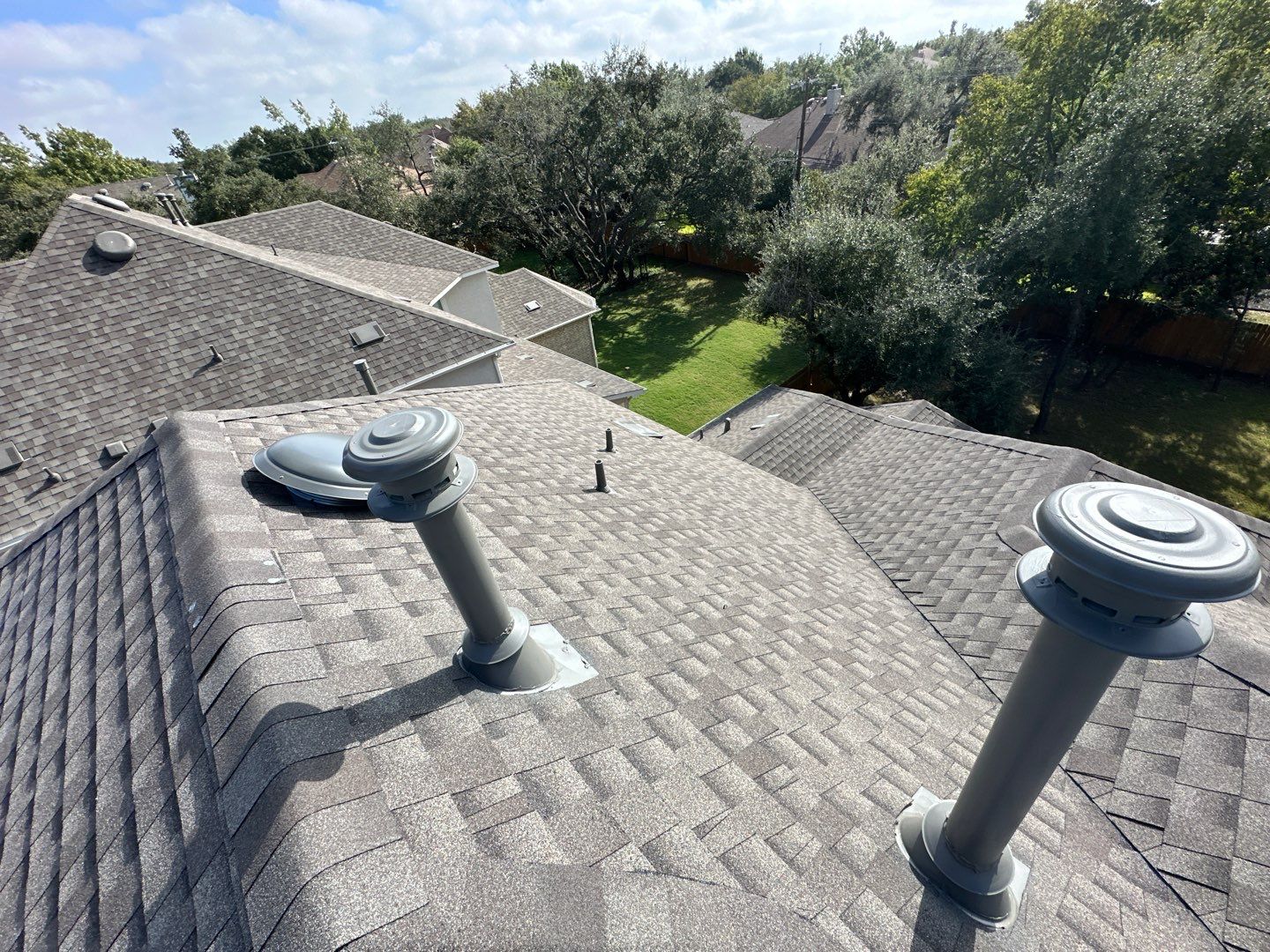 GAF HDZ - Weathered Wood by Elite Roofing LLC