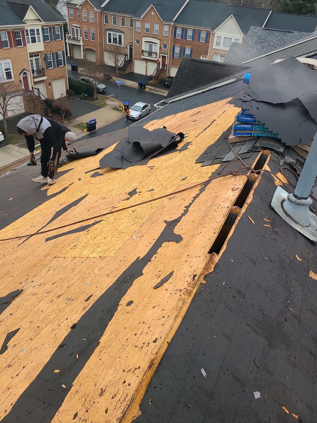 Fairfax: Residential Roof Replacement with CertainTeed Landmark in Charcoal Black by RM Banning, Inc.