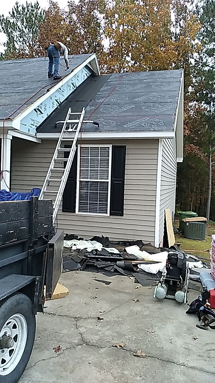 Residential Roofing Installation using Owens Corning Oakridge- Williamsburg Gray by Indigo State Roofing