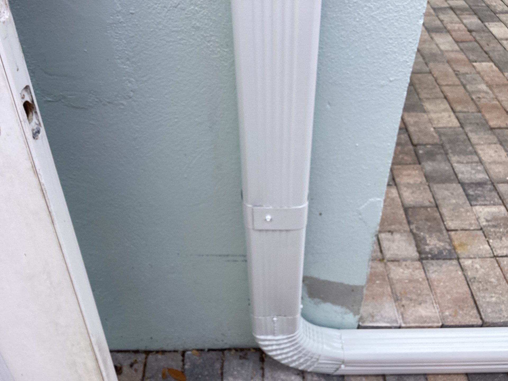 Elegant 7-Inch Seamless Gutters in Sarasota FL in Sarasota FL by Gutter Professors