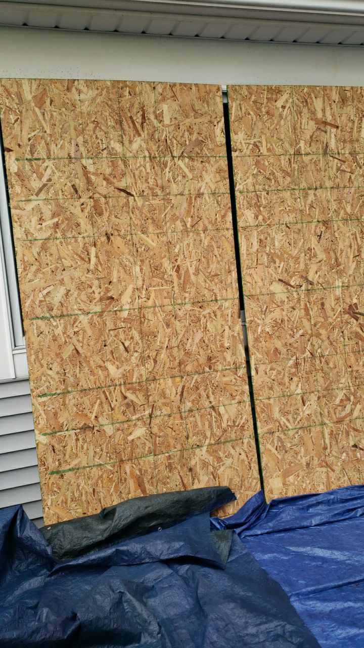 Brand: Atlas Pinnacle Color: Pristine Socthgard Pewter Drip: Black by Eagle Eye Roofing