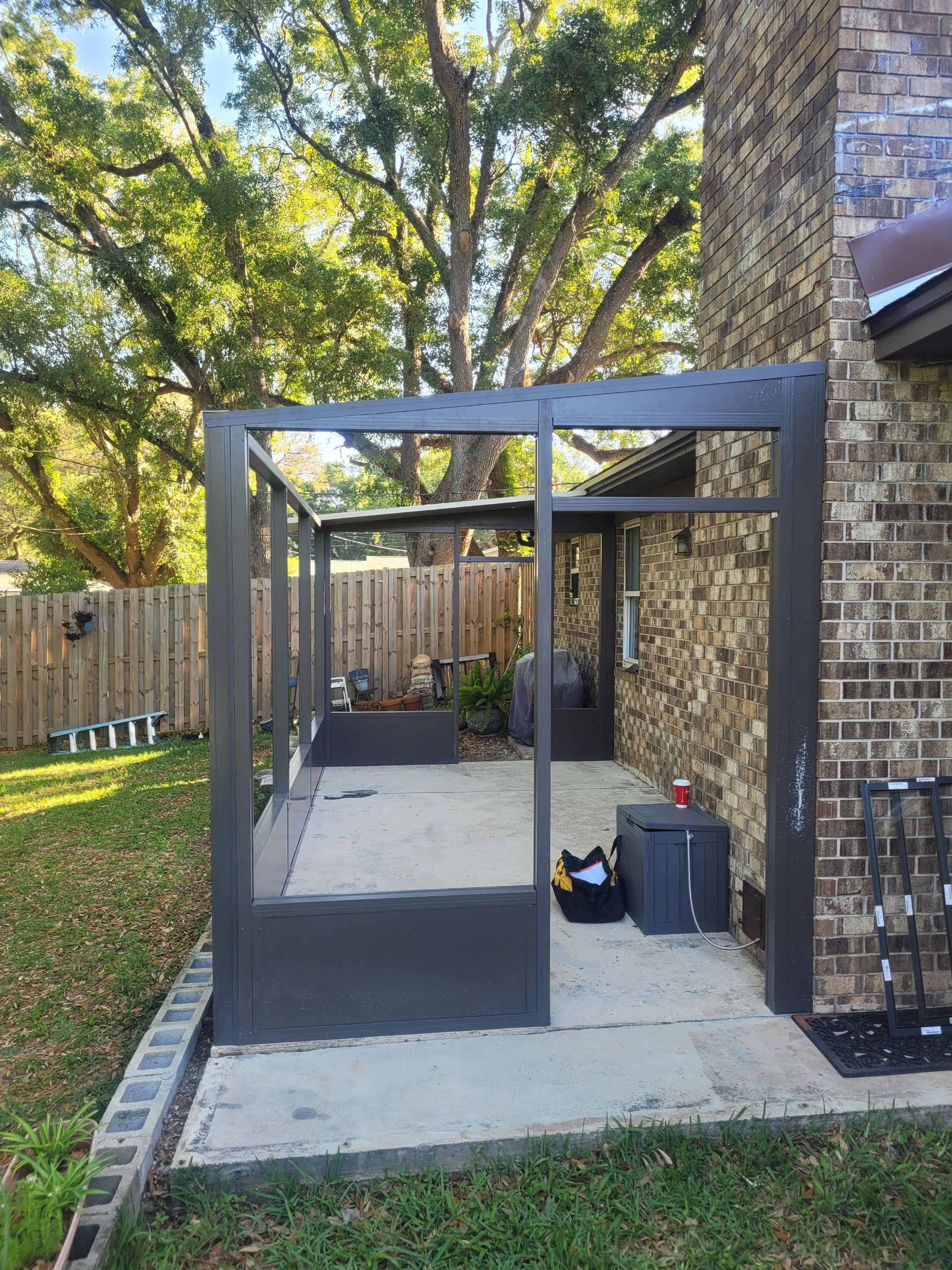 Pensacola Screen Room Using Colorbeam by Titan Sunrooms